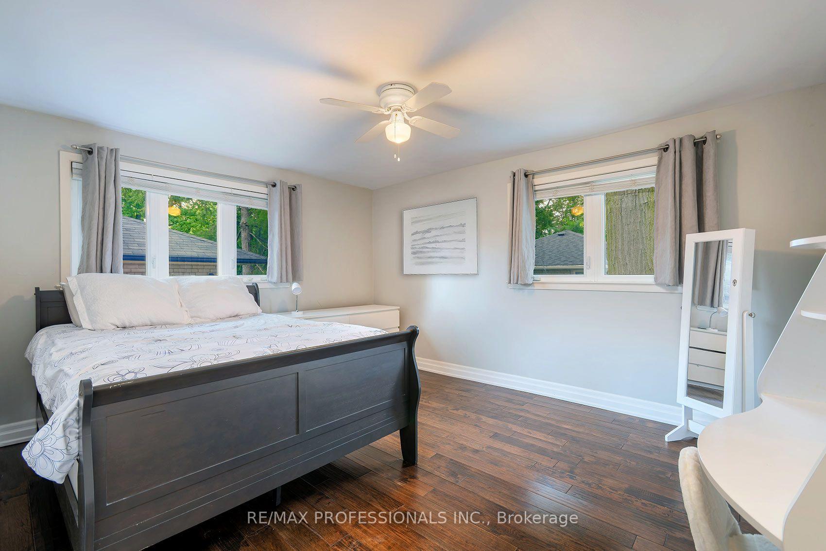 Photo 23 of 38 Boxwood Road, Etobicoke, Markland Wood — HOMEH