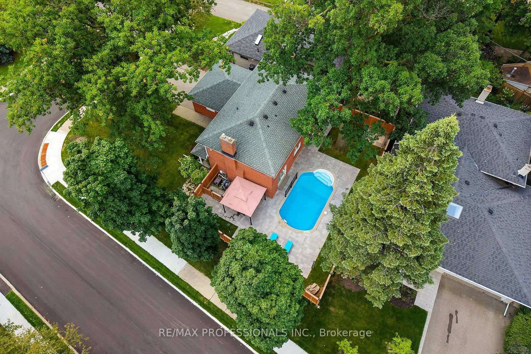 Photo 36 of 38 Boxwood Road, Etobicoke, Markland Wood — HOMEH