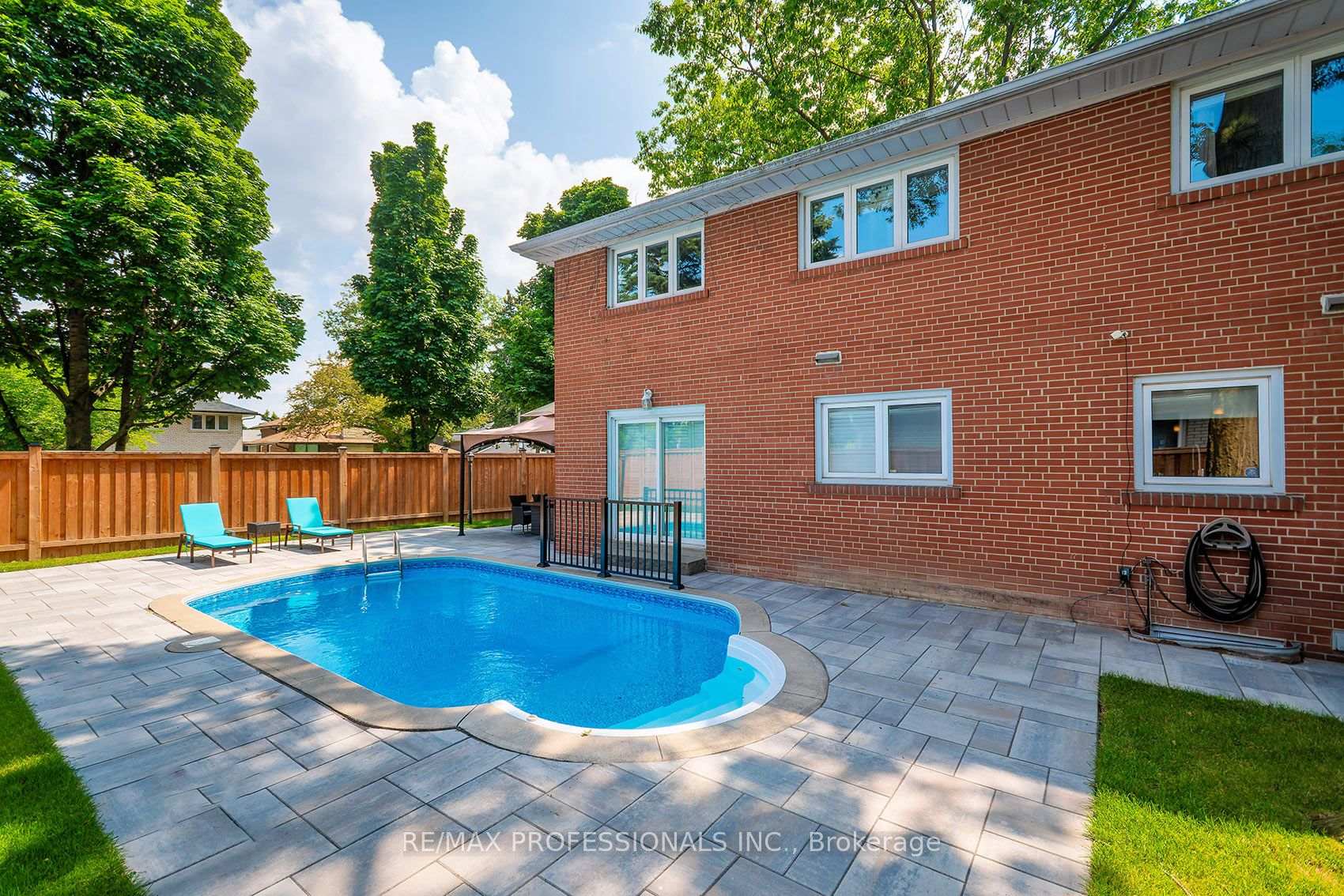 Photo 38 of 38 Boxwood Road, Etobicoke, Markland Wood — HOMEH