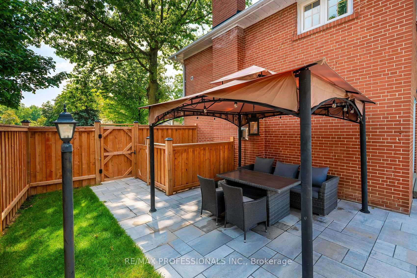 Photo 40 of 38 Boxwood Road, Etobicoke, Markland Wood — HOMEH