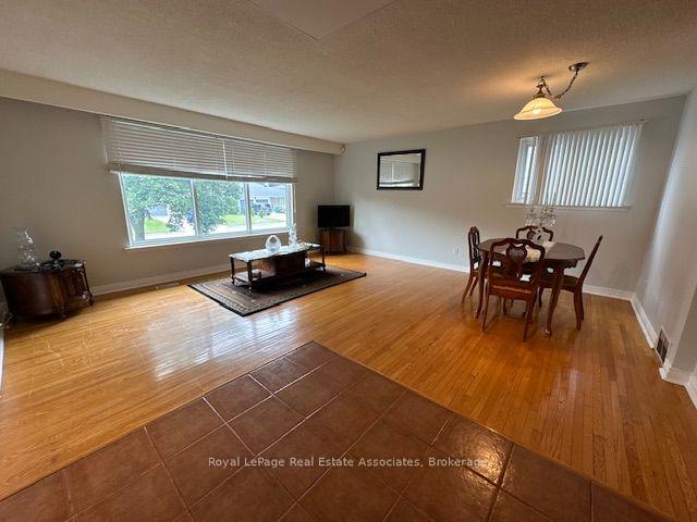 Photo 3 of 13 Edwin Drive, Brampton, Brampton South — HOMEH