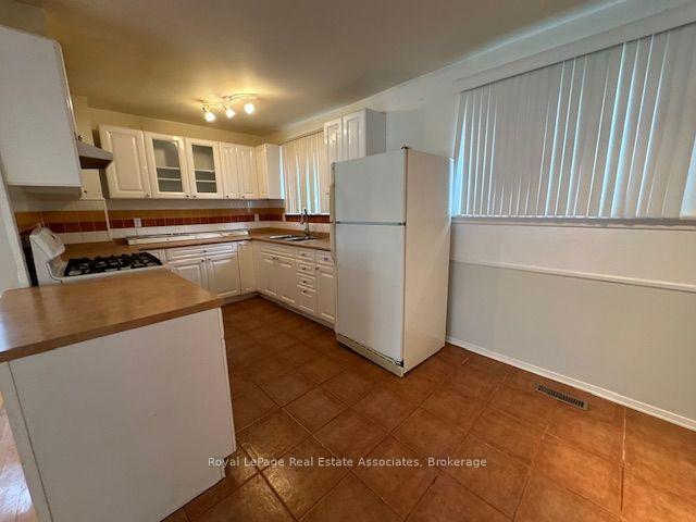 Photo 5 of 13 Edwin Drive, Brampton, Brampton South — HOMEH