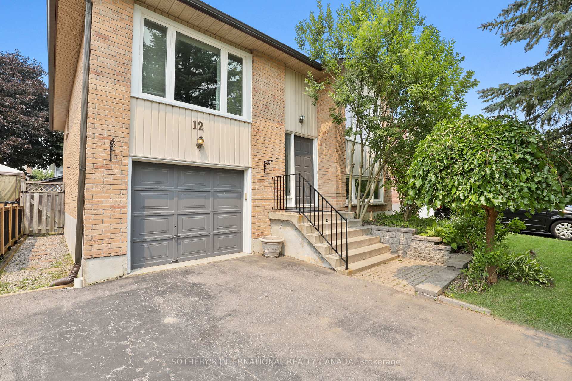 Photo 5 of 12 Dunkin Avenue, Clarington, Courtice — HOMEH