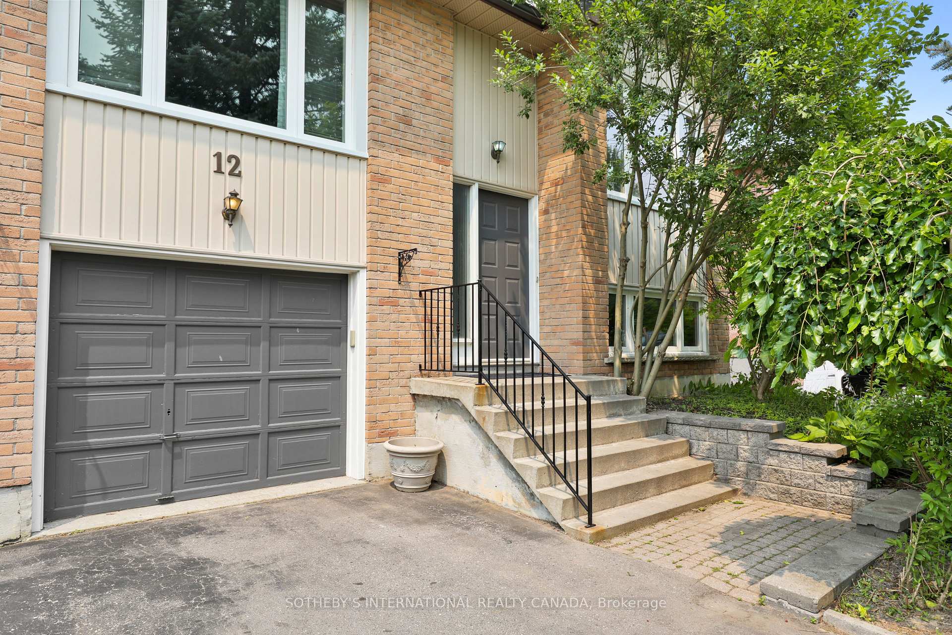 Photo 6 of 12 Dunkin Avenue, Clarington, Courtice — HOMEH