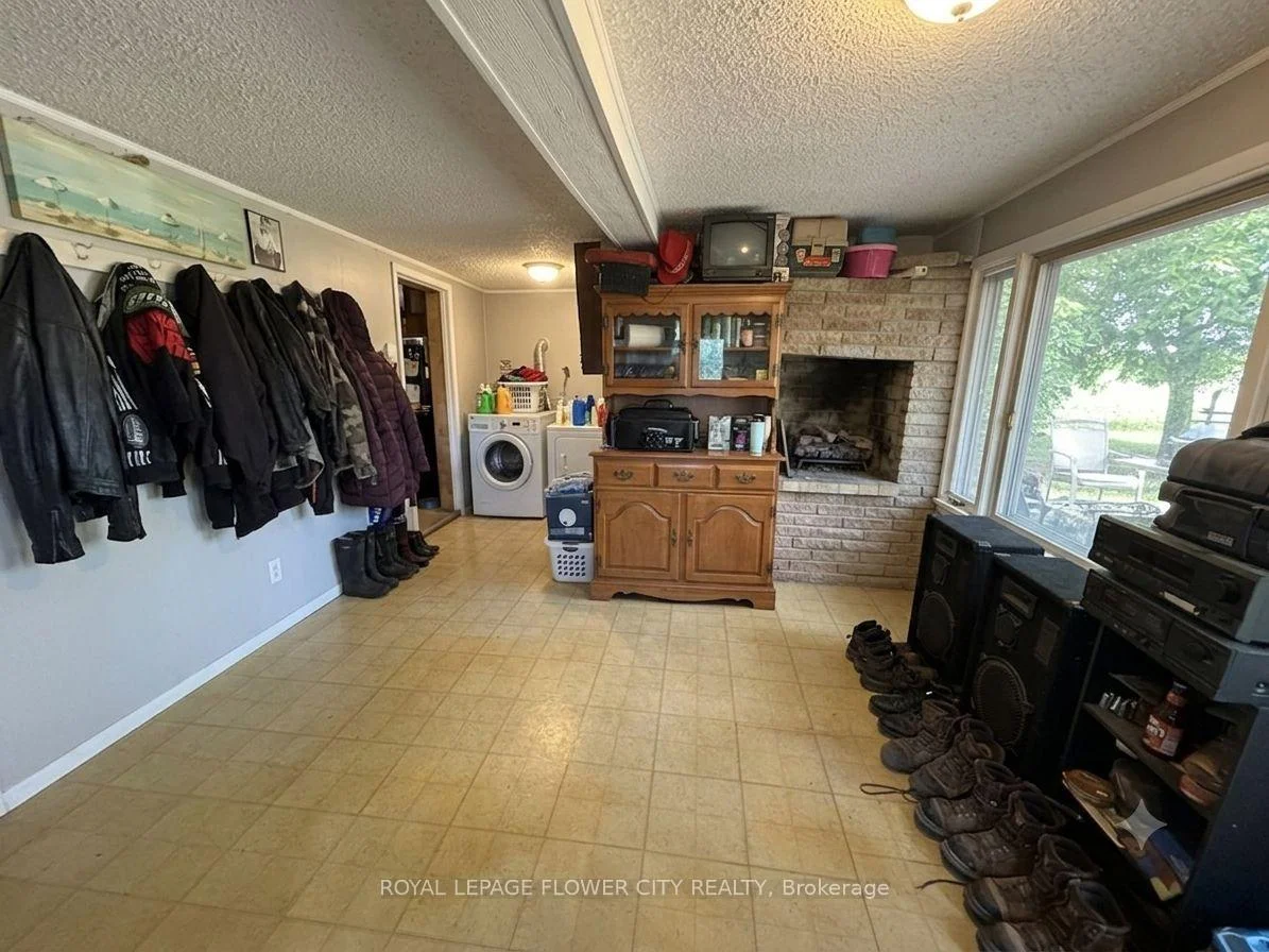 Photo 8 of 422 Mcclung Road, Haldimand — HOMEH