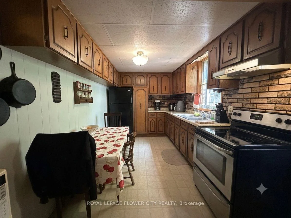 Photo 10 of 422 Mcclung Road, Haldimand — HOMEH