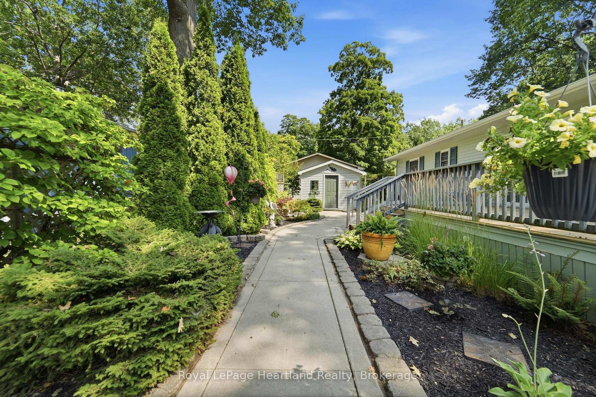 Photo 3 of 10 Huron Lane, Ashfield-Colborne-Wawanosh, Colborne — HOMEH