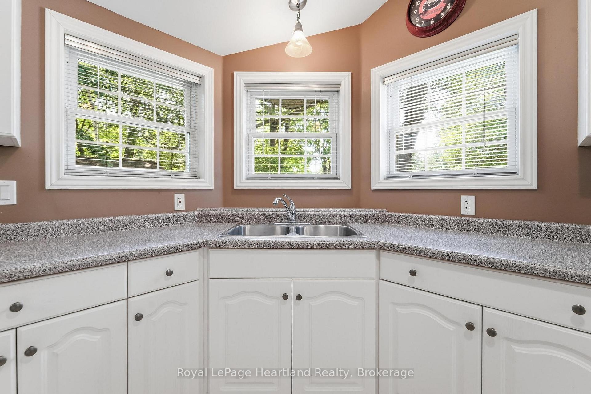 Photo 11 of 10 Huron Lane, Ashfield-Colborne-Wawanosh, Colborne — HOMEH