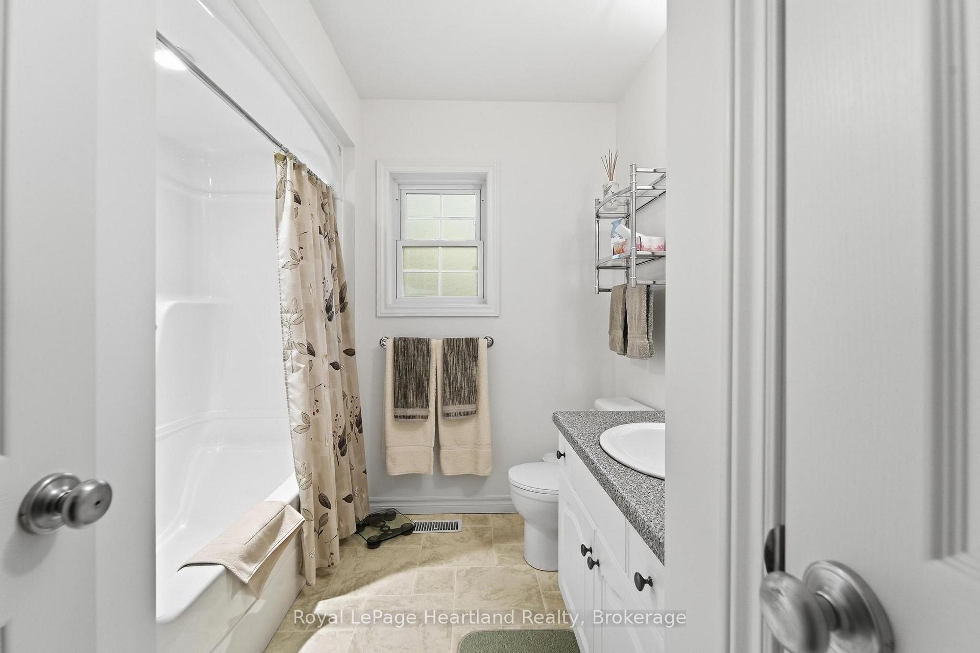 Photo 17 of 10 Huron Lane, Ashfield-Colborne-Wawanosh, Colborne — HOMEH