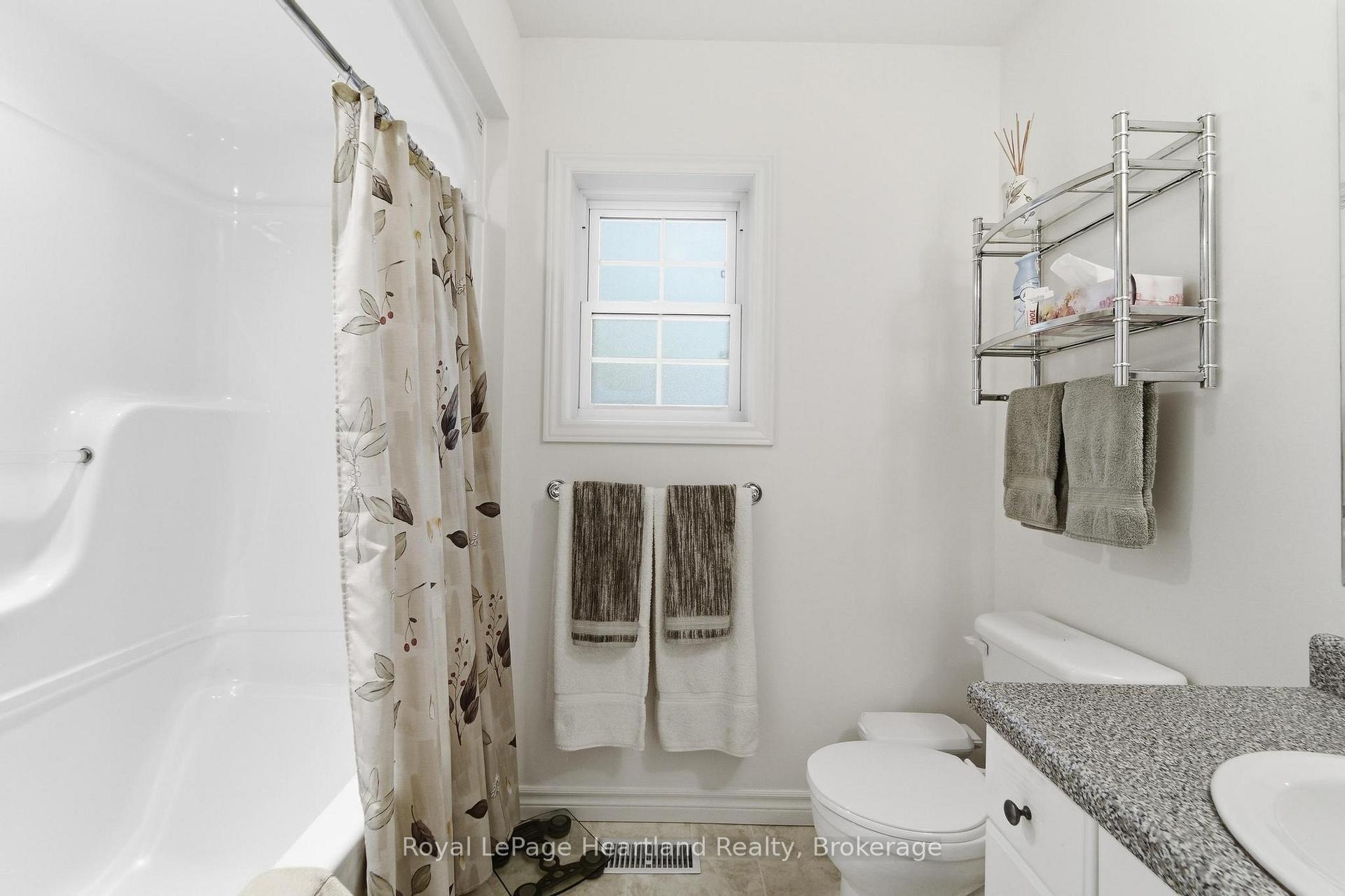 Photo 18 of 10 Huron Lane, Ashfield-Colborne-Wawanosh, Colborne — HOMEH
