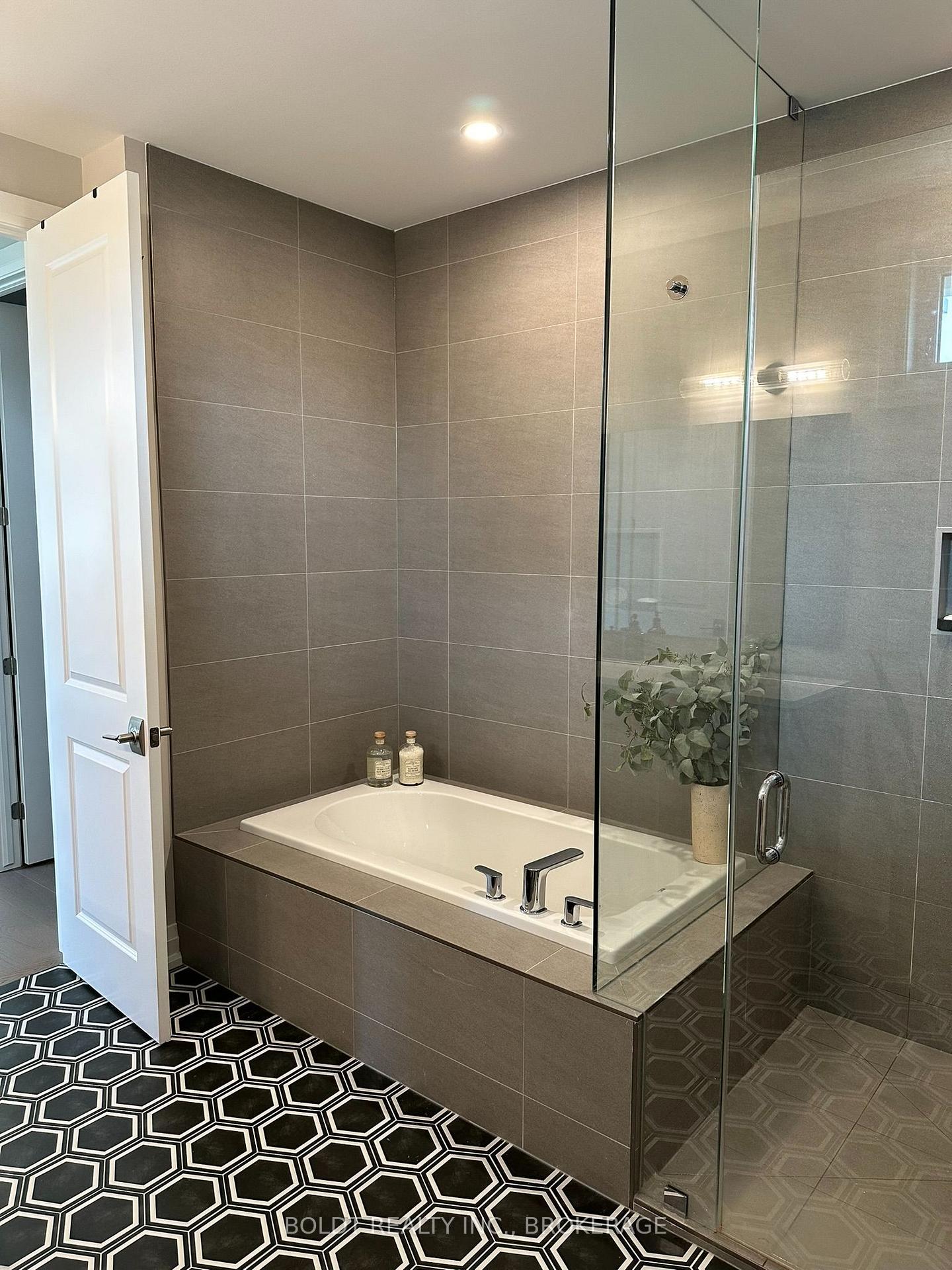 Photo 24 of Unit 15, 205 St. David's Road, Thorold, Confederation Heights — HOMEH