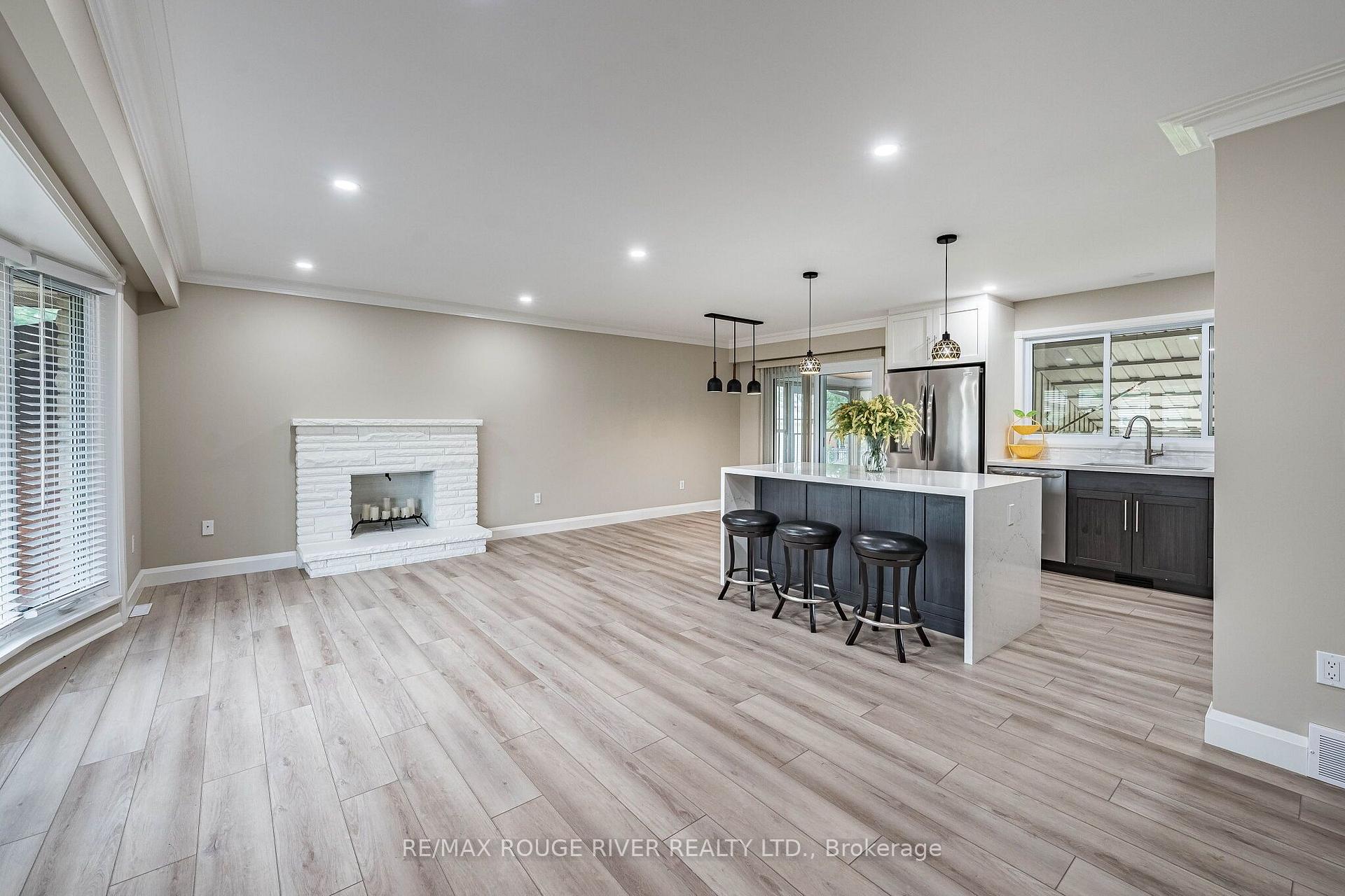 Photo 8 of 25 Clearview Heights, St. Catharines, Burleigh Hill — HOMEH
