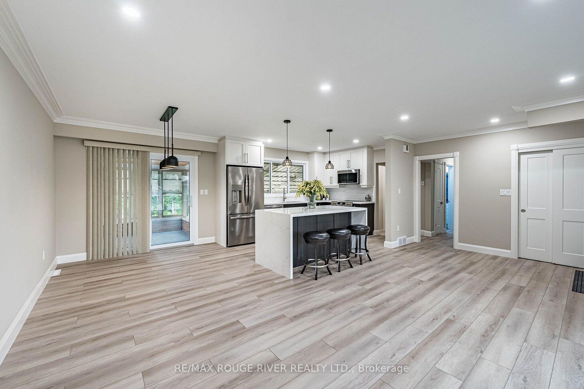 Photo 9 of 25 Clearview Heights, St. Catharines, Burleigh Hill — HOMEH