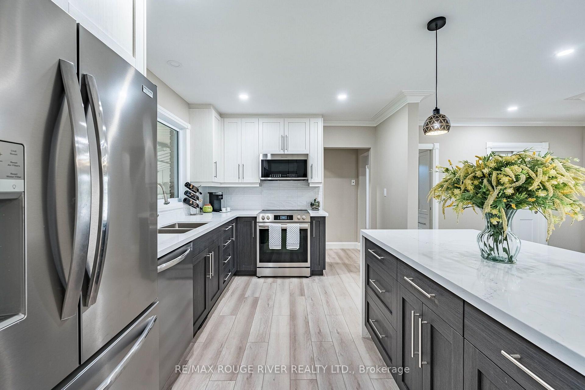 Photo 14 of 25 Clearview Heights, St. Catharines, Burleigh Hill — HOMEH