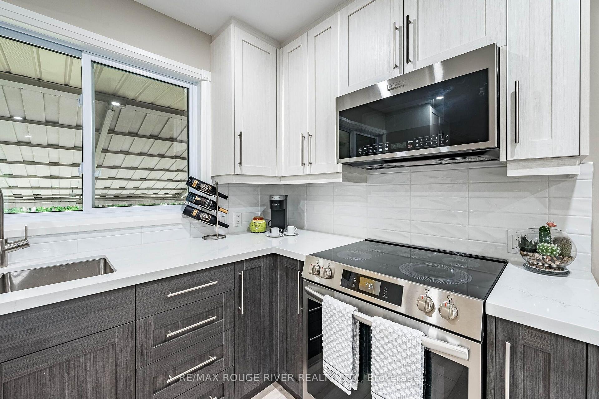 Photo 17 of 25 Clearview Heights, St. Catharines, Burleigh Hill — HOMEH