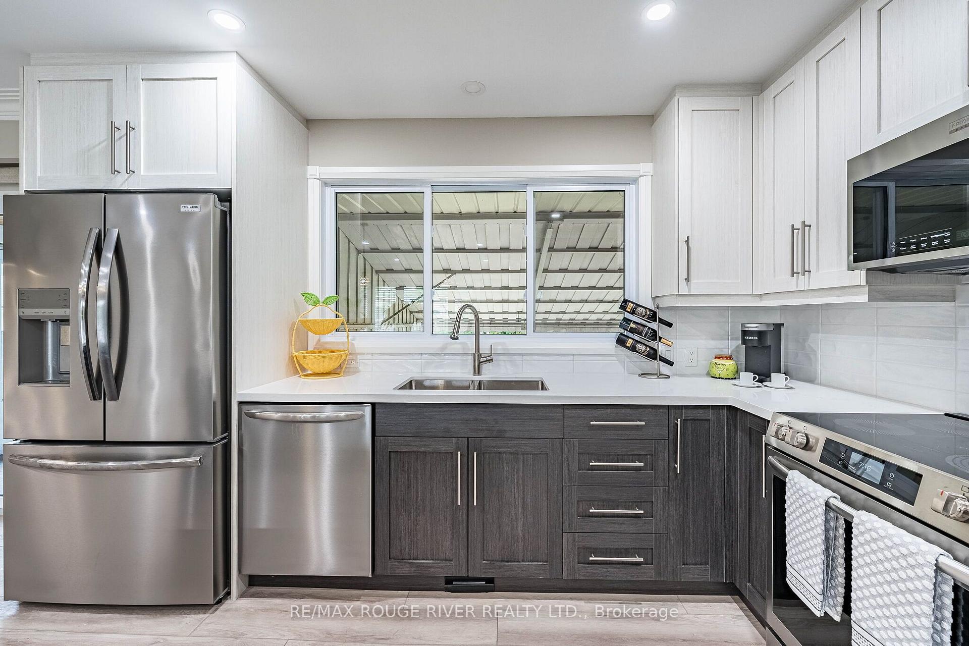 Photo 18 of 25 Clearview Heights, St. Catharines, Burleigh Hill — HOMEH