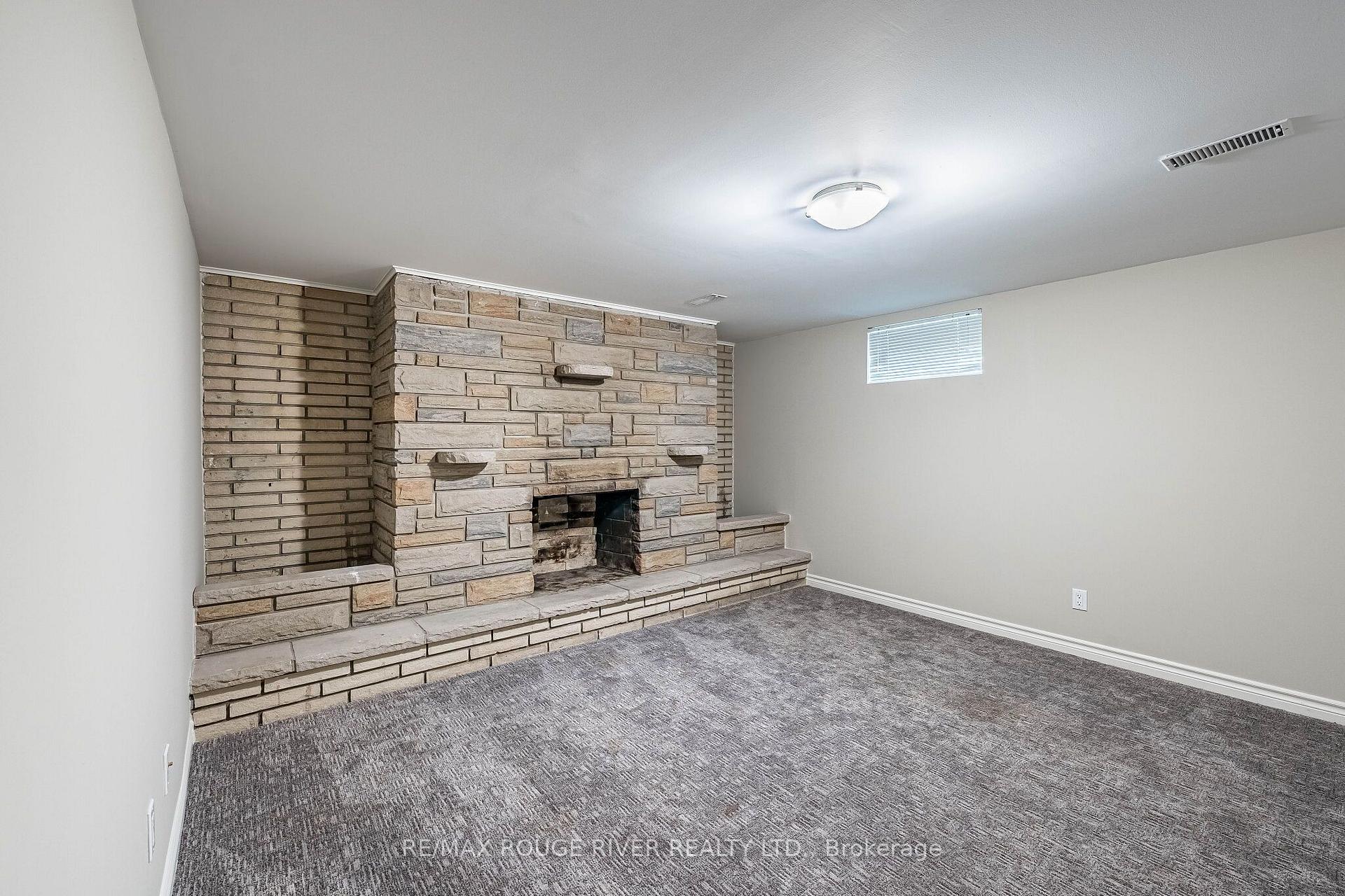 Photo 33 of 25 Clearview Heights, St. Catharines, Burleigh Hill — HOMEH