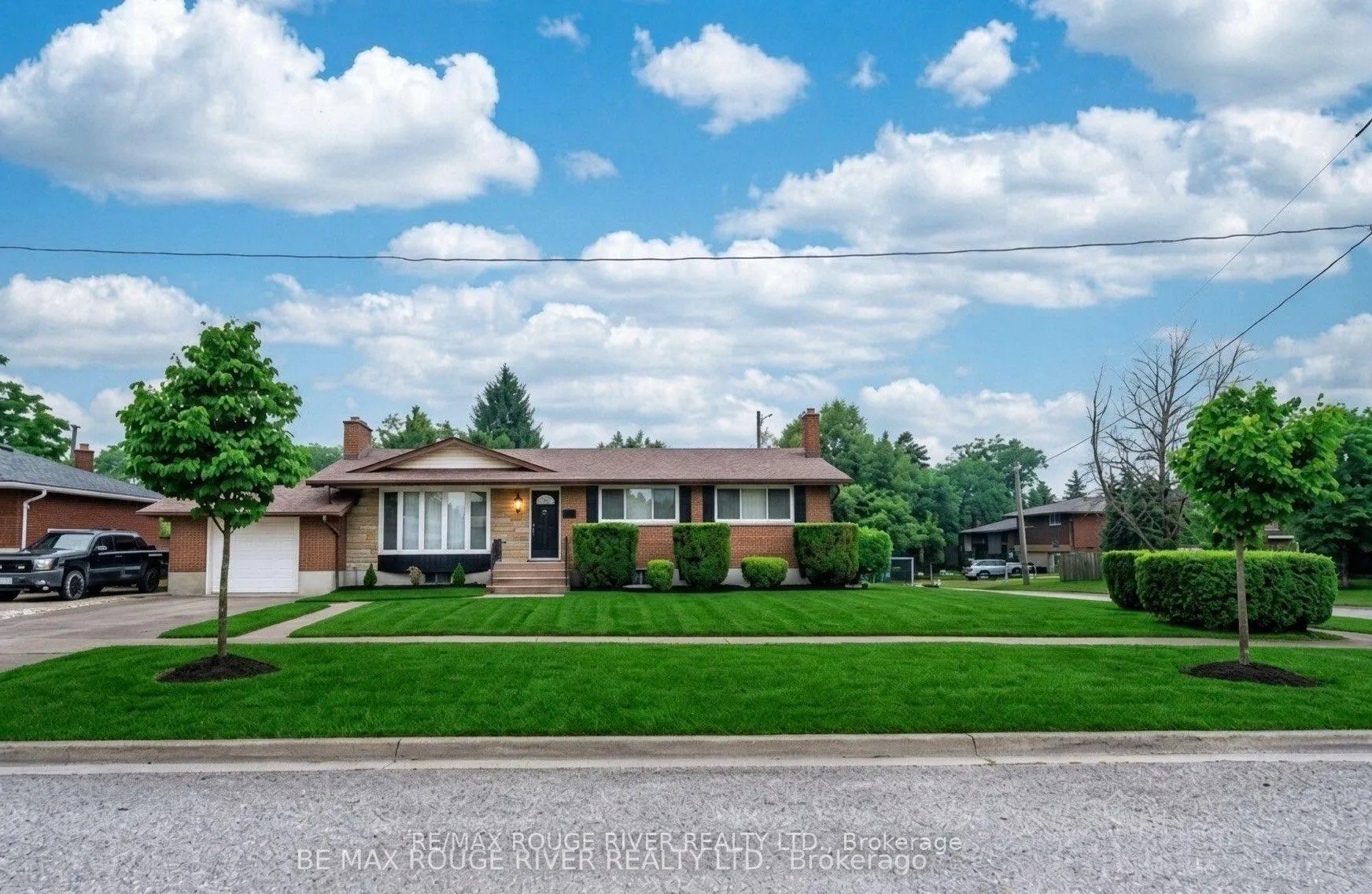 Photo 3 of 25 Clearview Heights, St. Catharines, Burleigh Hill — HOMEH