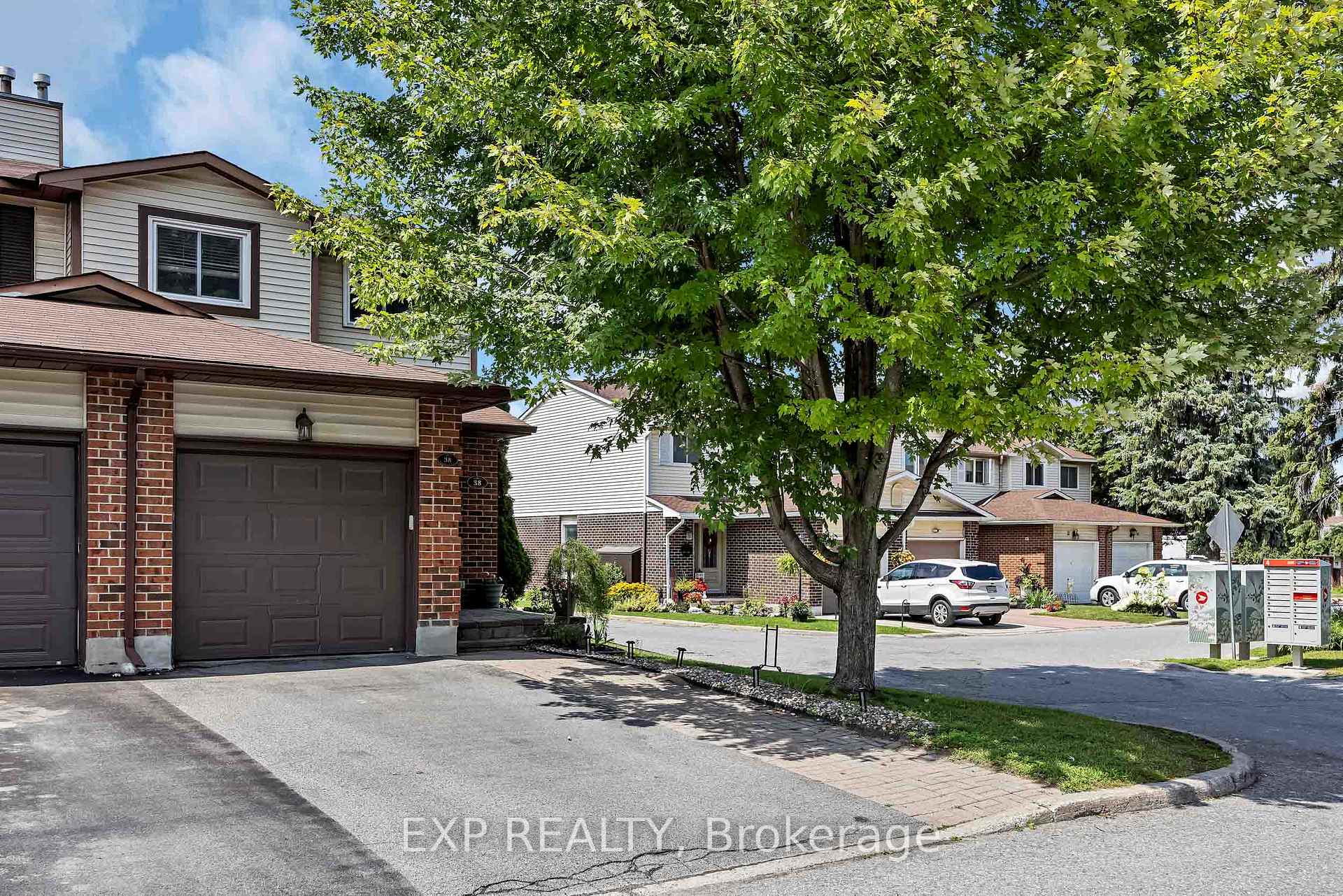 Photo 2 of 38 Sundback Lane, Ottawa, Kanata - Katimavik — HOMEH