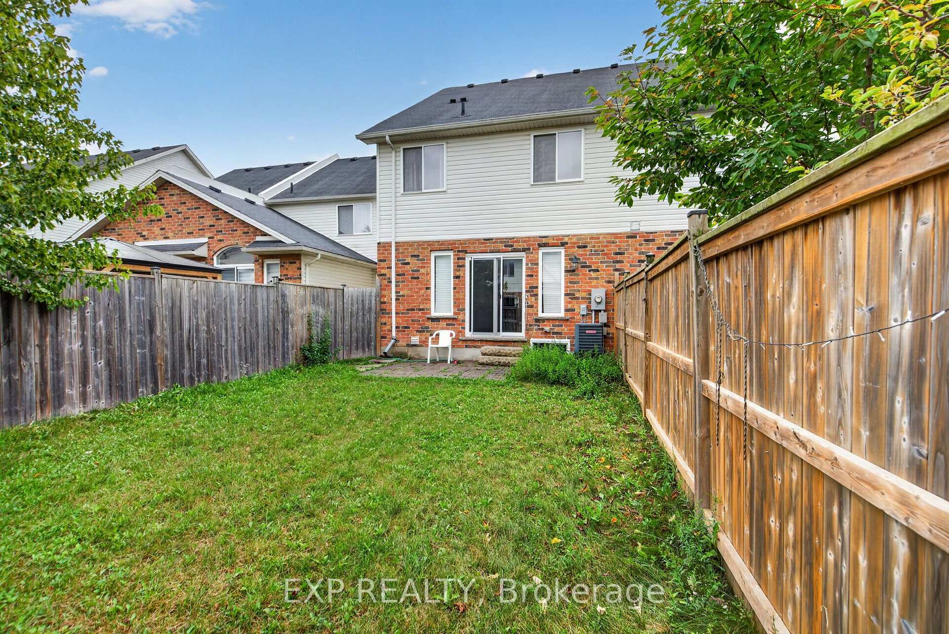 Photo 15 of 930 Silverfox Crescent, London, North S — HOMEH