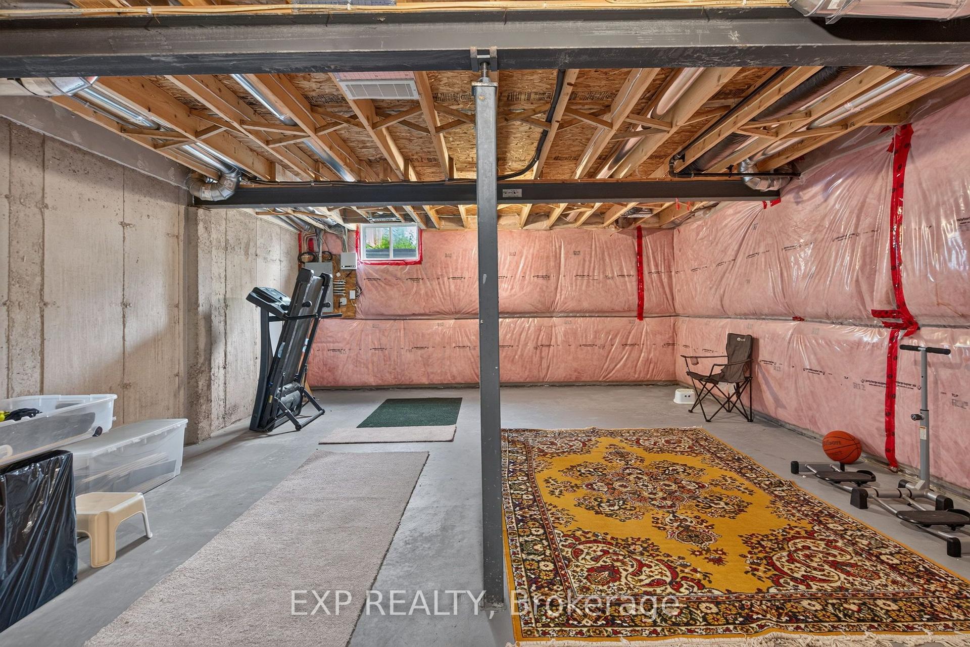 Photo 36 of 930 Silverfox Crescent, London, North S — HOMEH