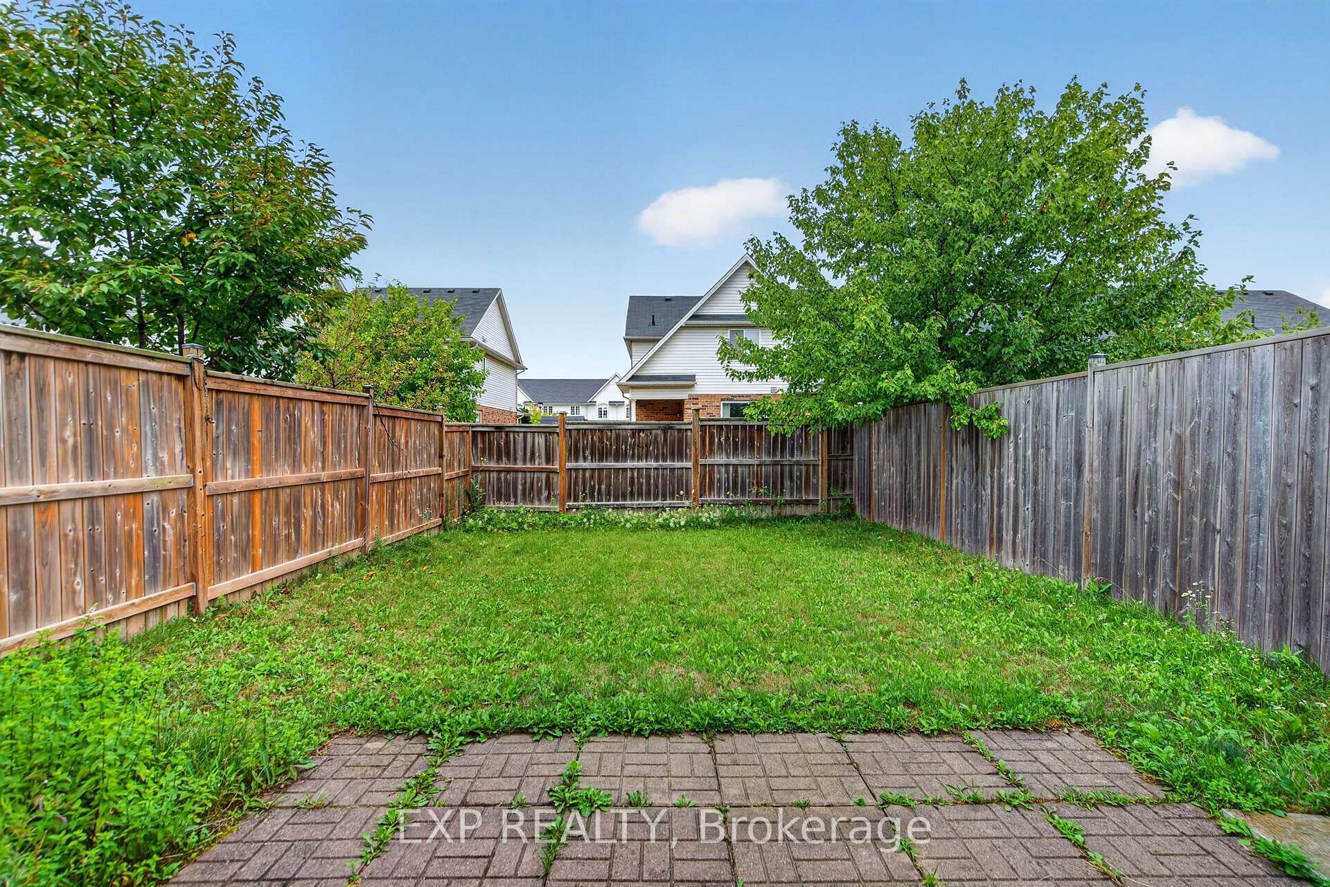 Photo 39 of 930 Silverfox Crescent, London, North S — HOMEH