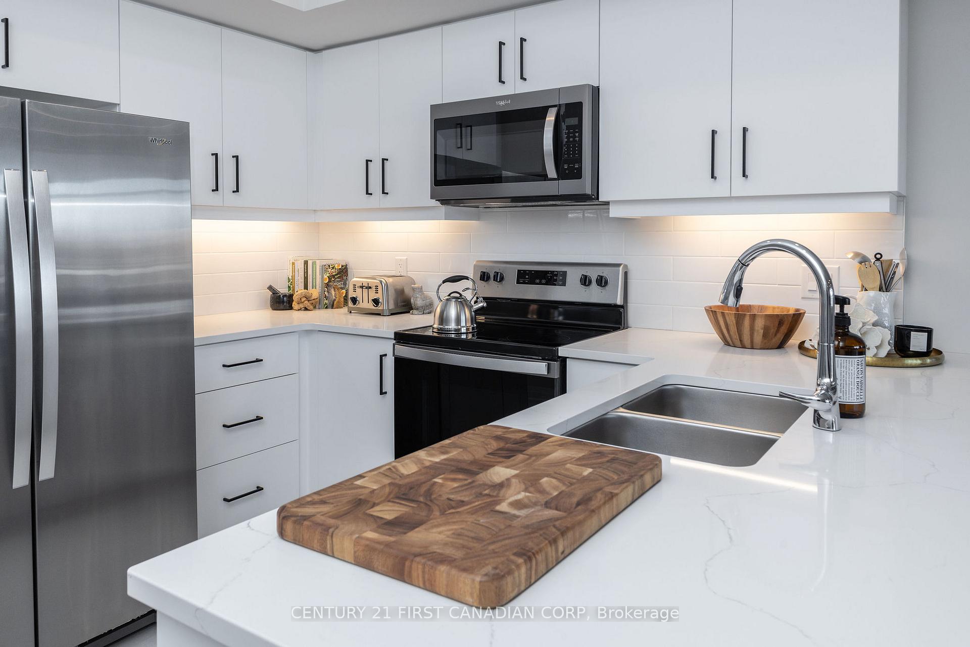 Photo 4 of Unit 1004, 4286 King Street, Kitchener, Pioneer Tower West — HOMEH