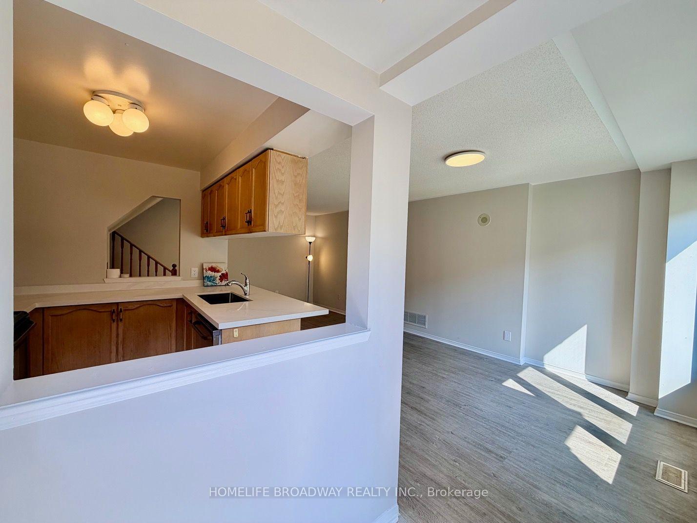 Photo 3 of Unit 55, 18 Clark Avenue W, Vaughan, Crestwood-Springfarm-Yorkhill — HOMEH