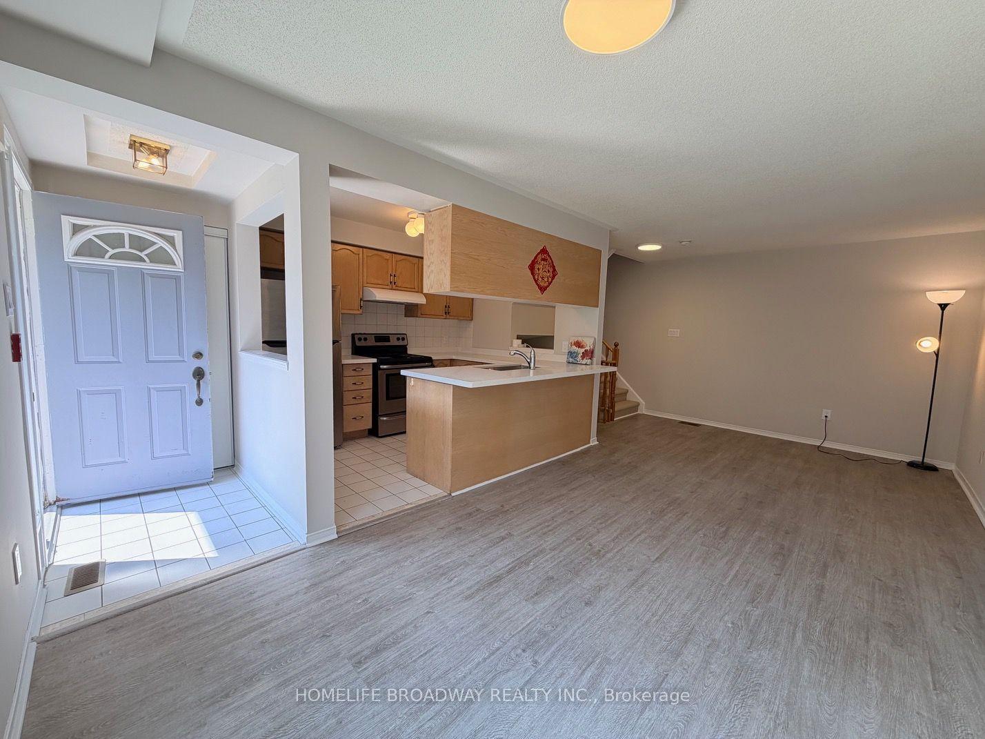 Photo 4 of Unit 55, 18 Clark Avenue W, Vaughan, Crestwood-Springfarm-Yorkhill — HOMEH