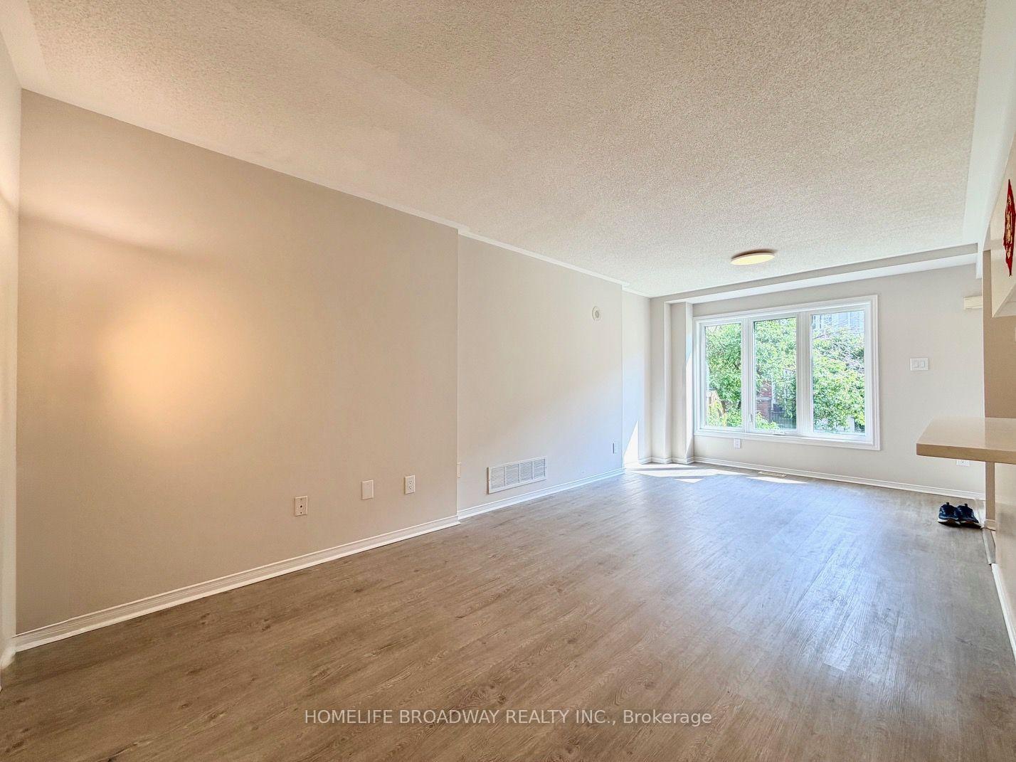 Photo 5 of Unit 55, 18 Clark Avenue W, Vaughan, Crestwood-Springfarm-Yorkhill — HOMEH