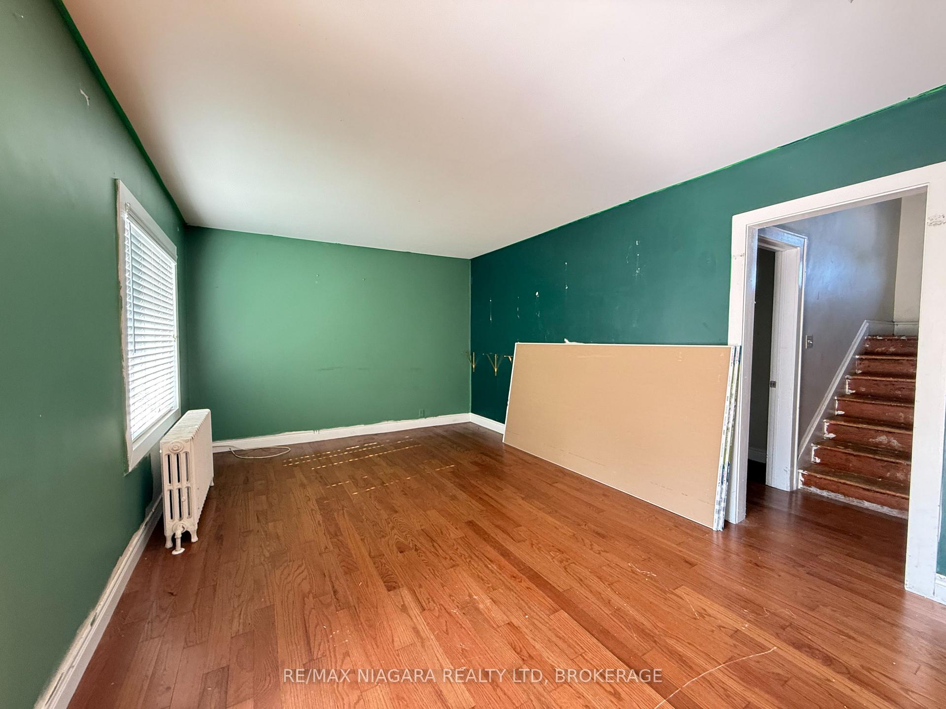 Photo 3 of 4218 Drummond Road, Niagara Falls, Cherrywood — HOMEH