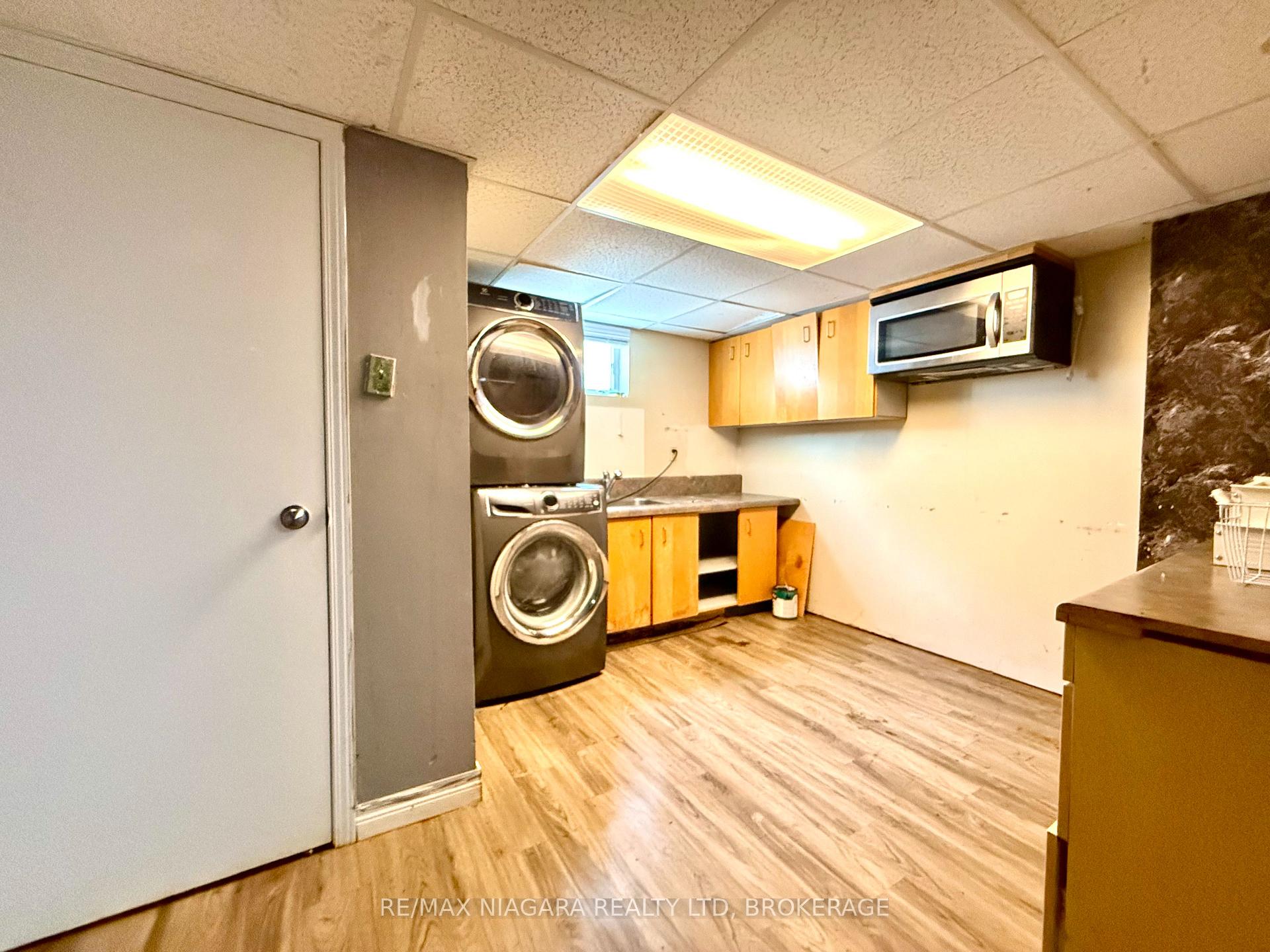 Photo 9 of 4218 Drummond Road, Niagara Falls, Cherrywood — HOMEH