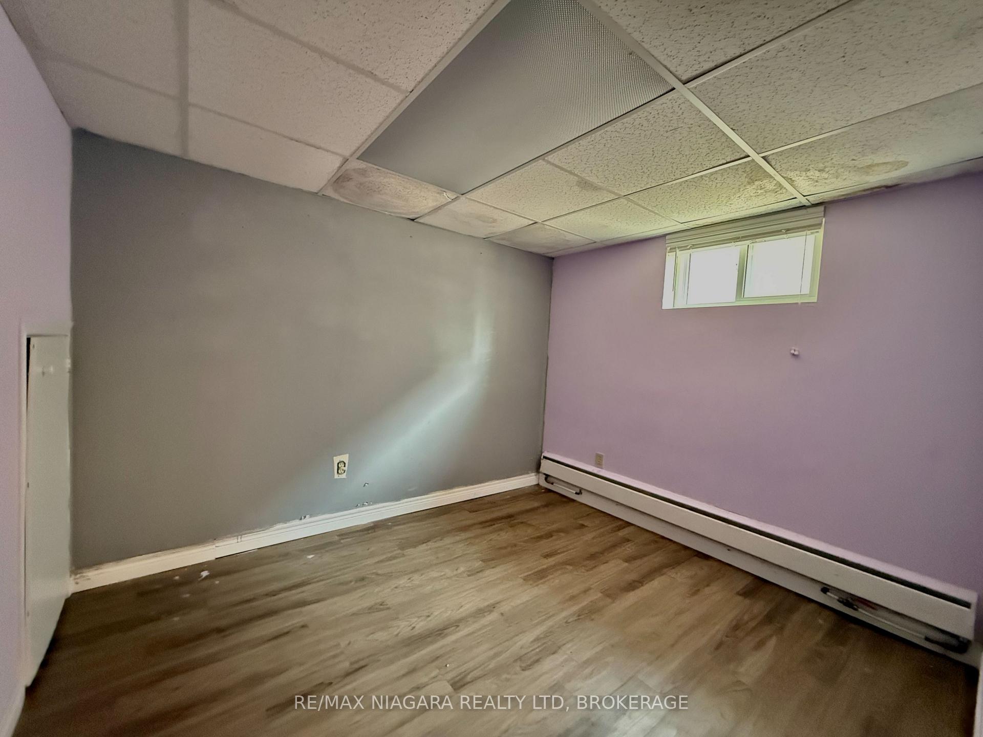 Photo 14 of 4218 Drummond Road, Niagara Falls, Cherrywood — HOMEH