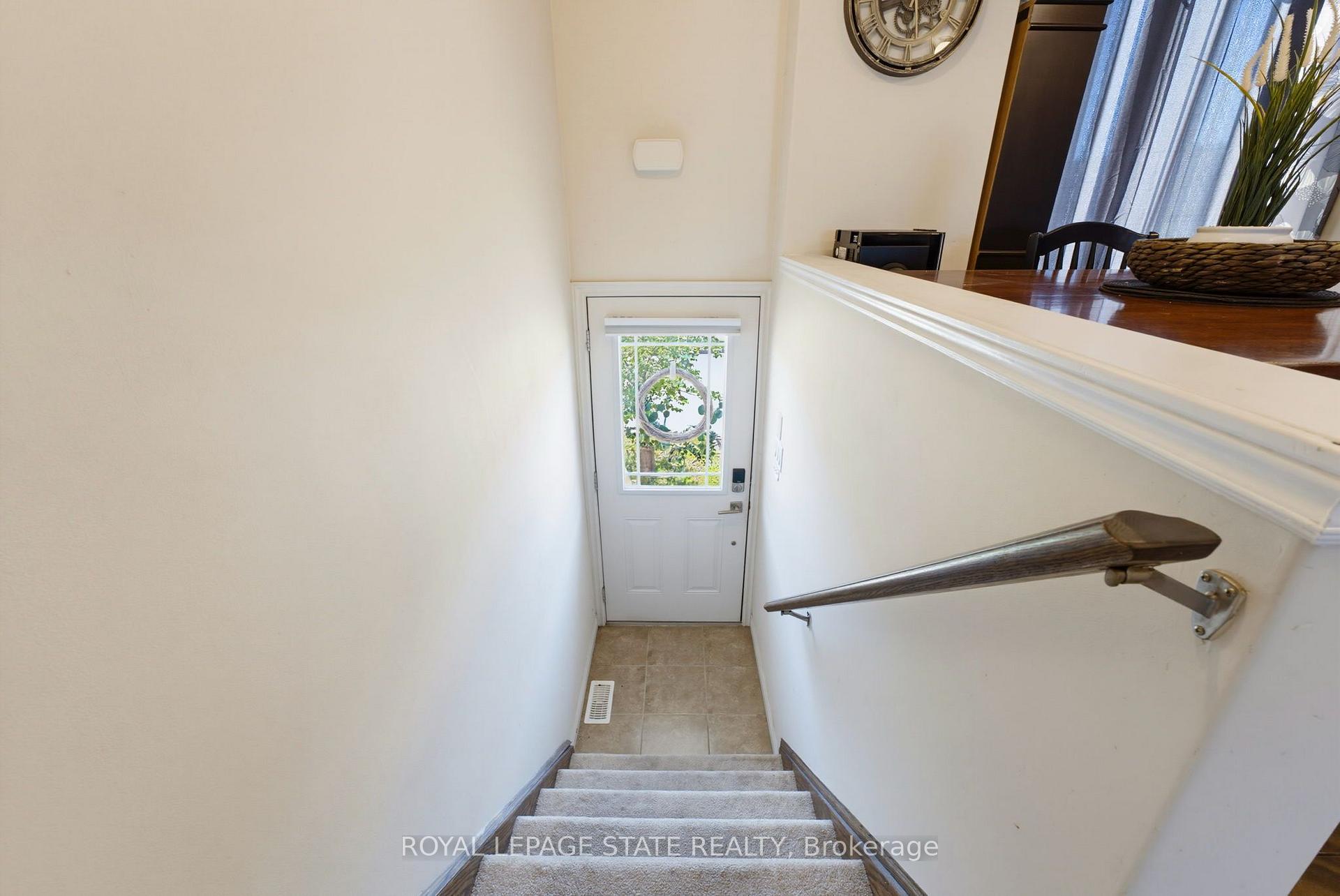 Photo 10 of 41 Edenrock Drive, Hamilton, Winona — HOMEH