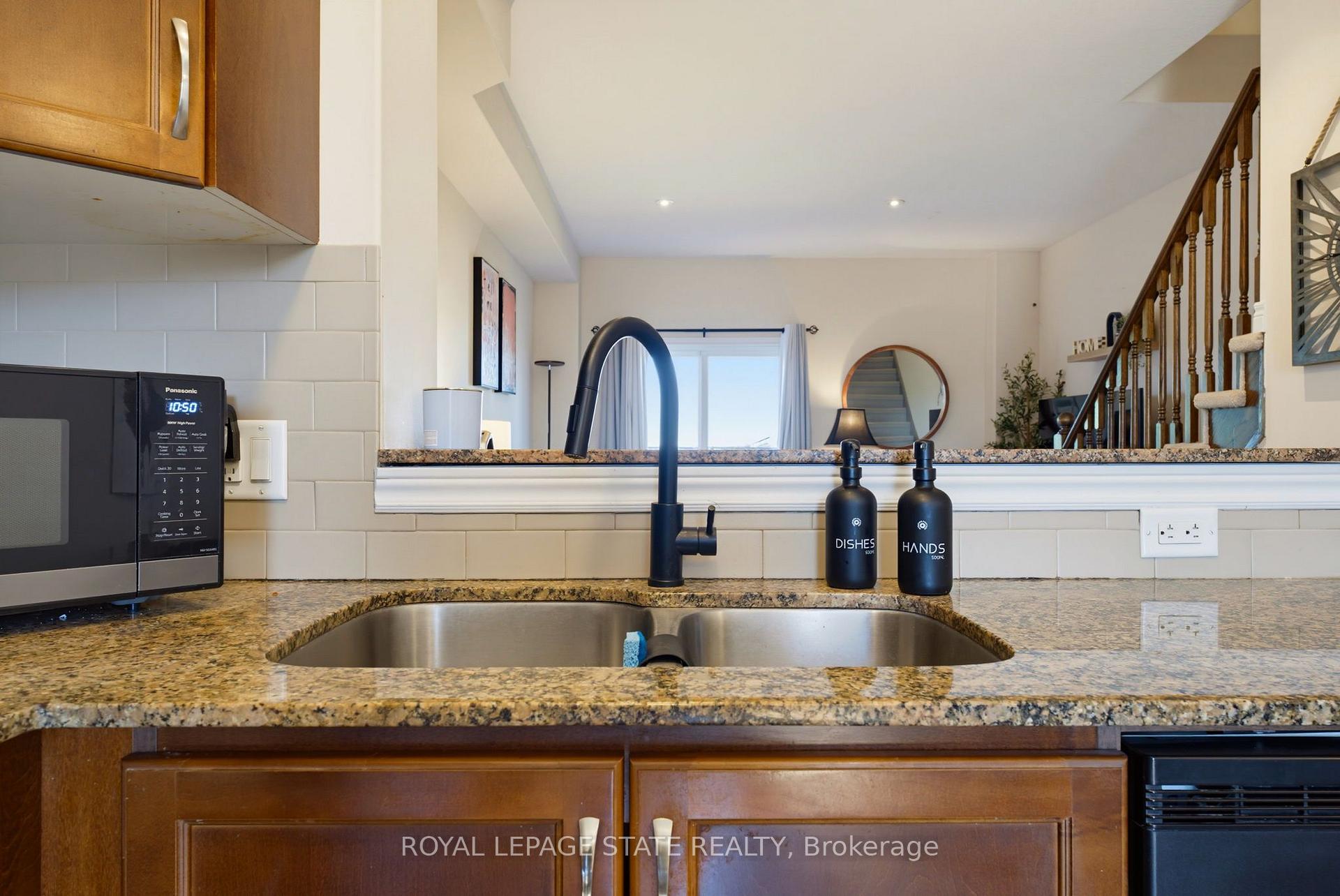 Photo 14 of 41 Edenrock Drive, Hamilton, Winona — HOMEH
