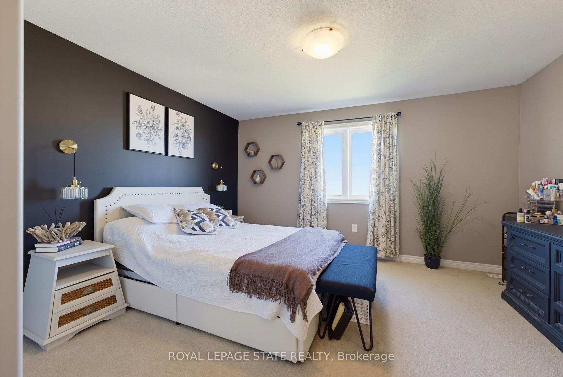 Photo 19 of 41 Edenrock Drive, Hamilton, Winona — HOMEH
