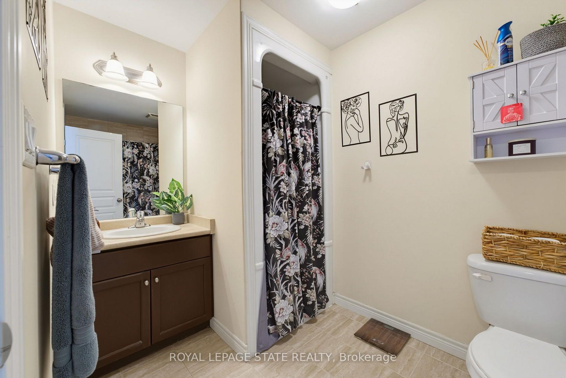 Photo 22 of 41 Edenrock Drive, Hamilton, Winona — HOMEH