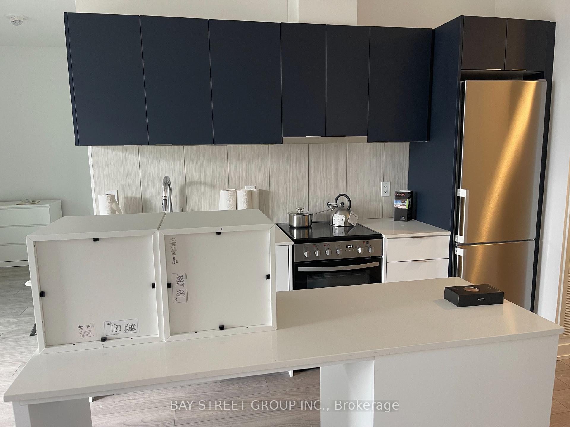 Photo 6 of Unit 1010, 8 Tippett Road, North York, Clanton Park — HOMEH