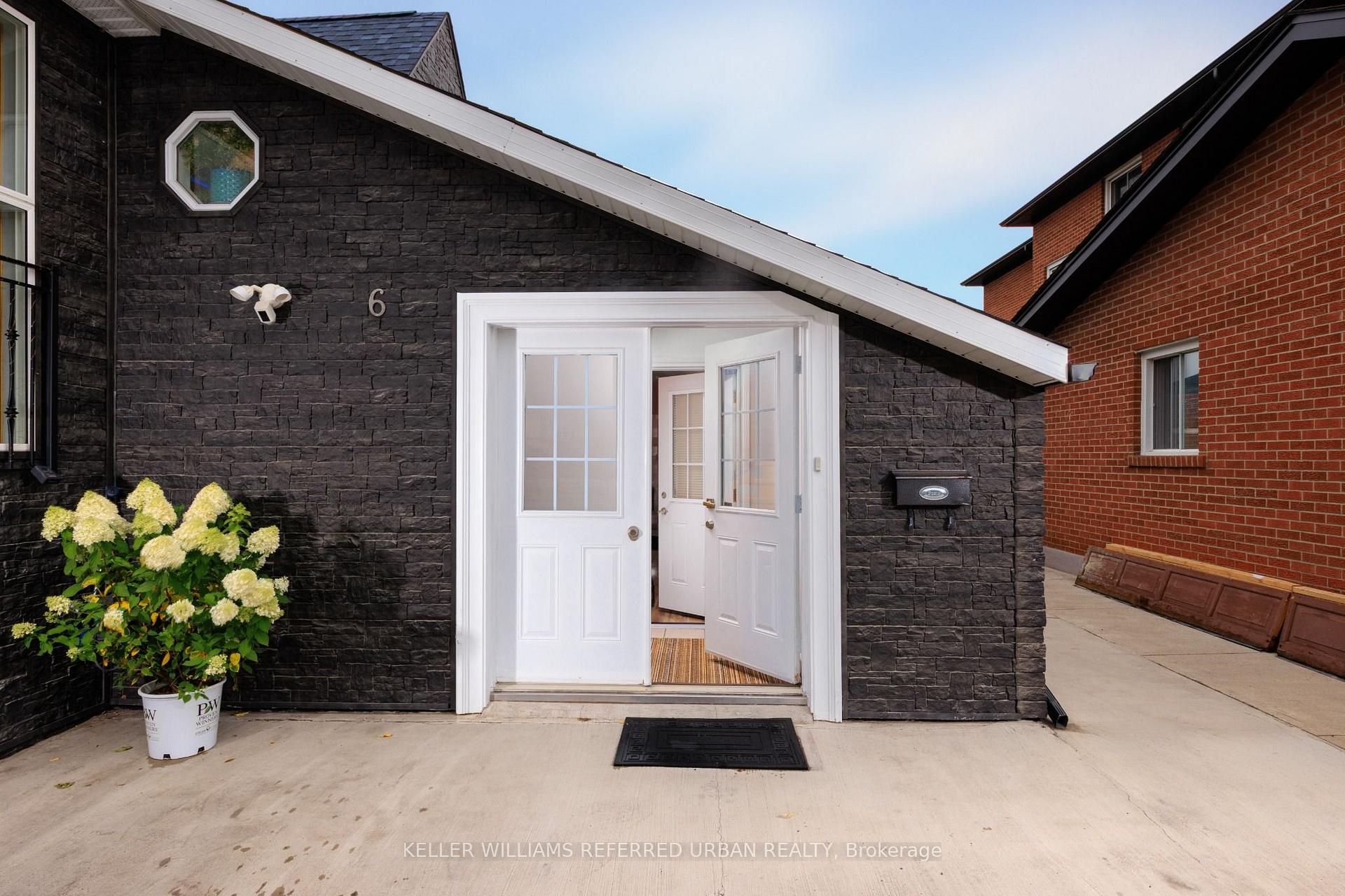 Photo 10 of 6 Elmhurst Drive, Etobicoke, Rexdale-Kipling — HOMEH