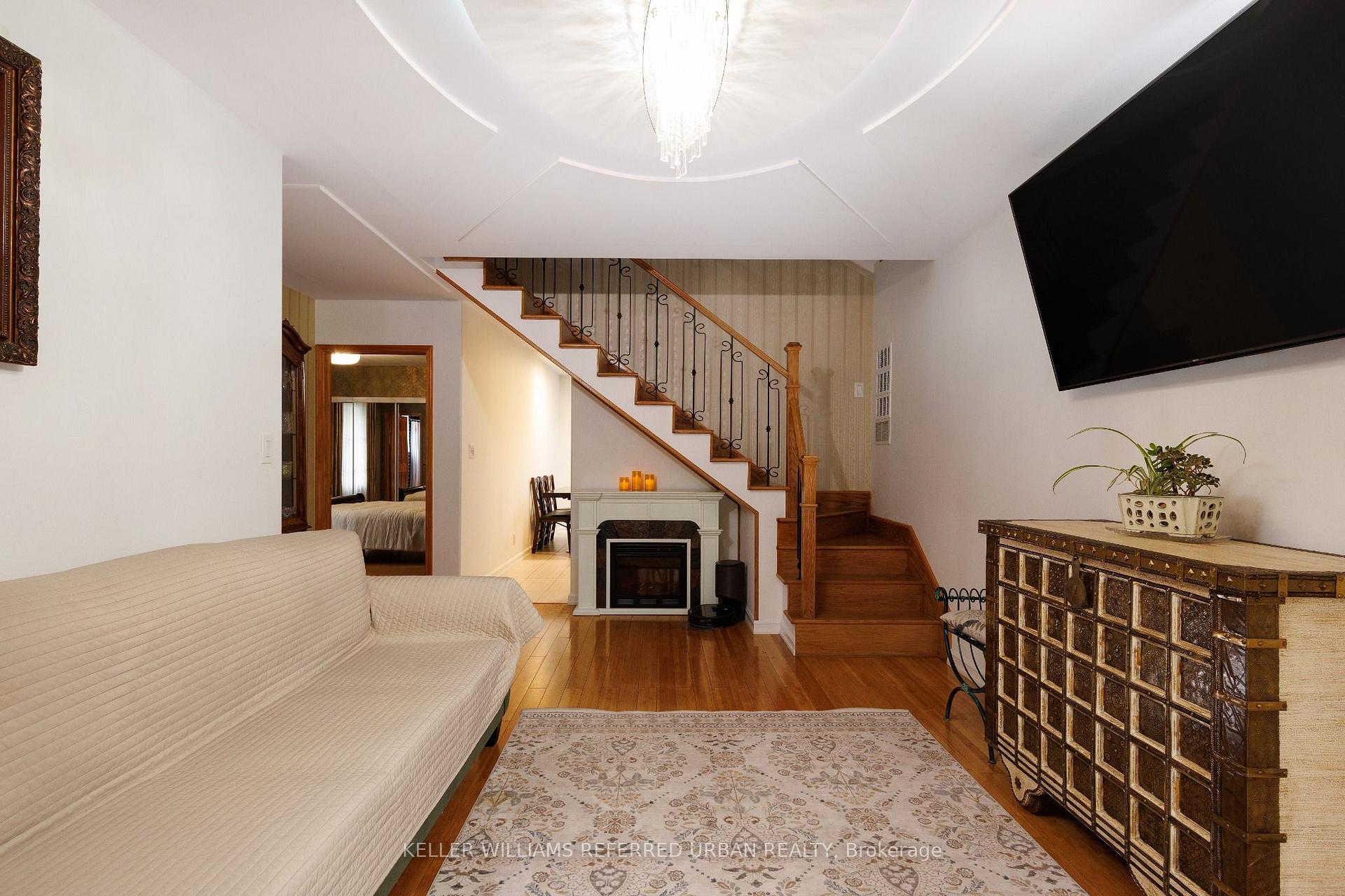Photo 28 of 6 Elmhurst Drive, Etobicoke, Rexdale-Kipling — HOMEH