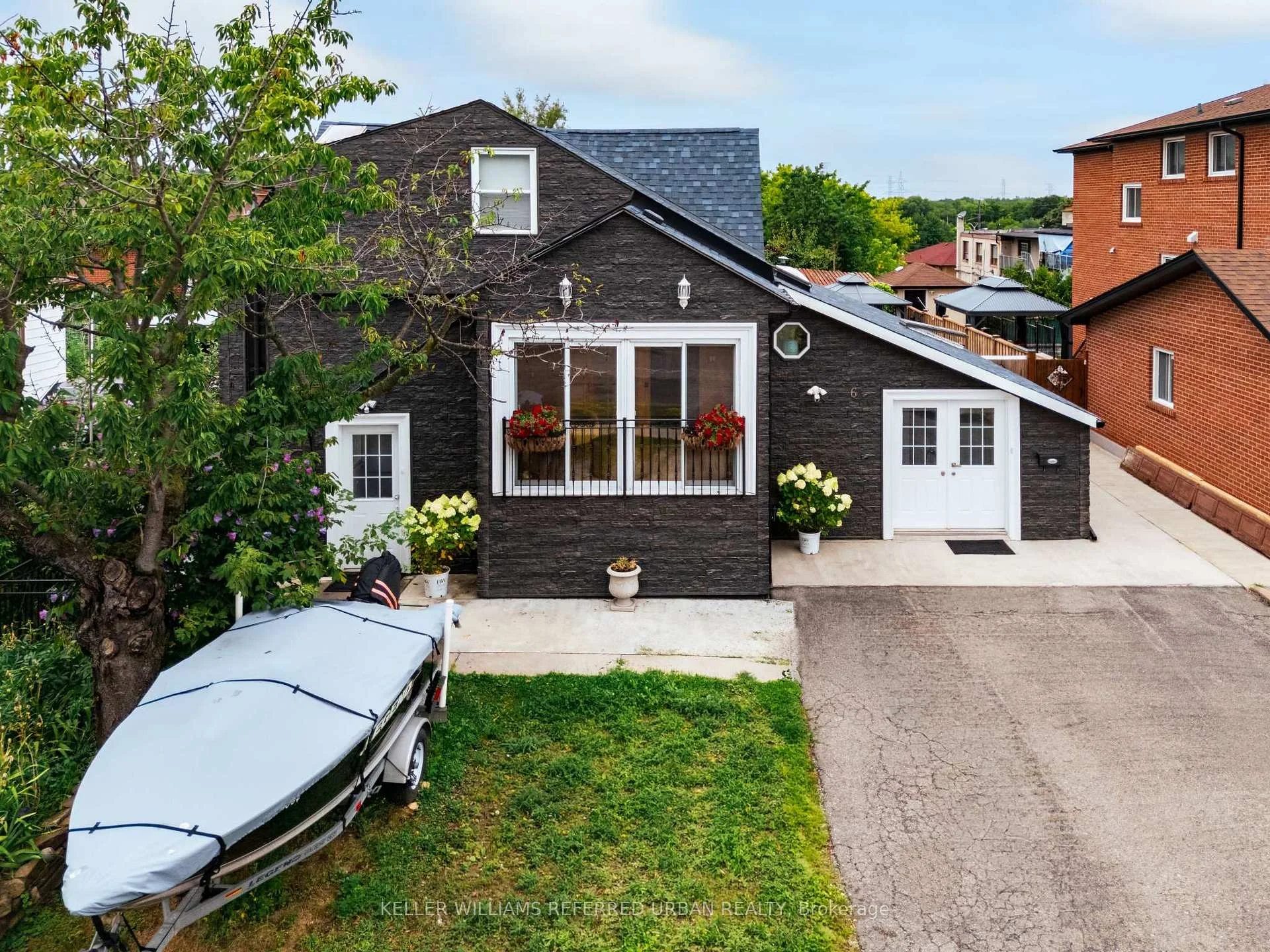 Photo 6 of 6 Elmhurst Drive, Etobicoke, Rexdale-Kipling — HOMEH