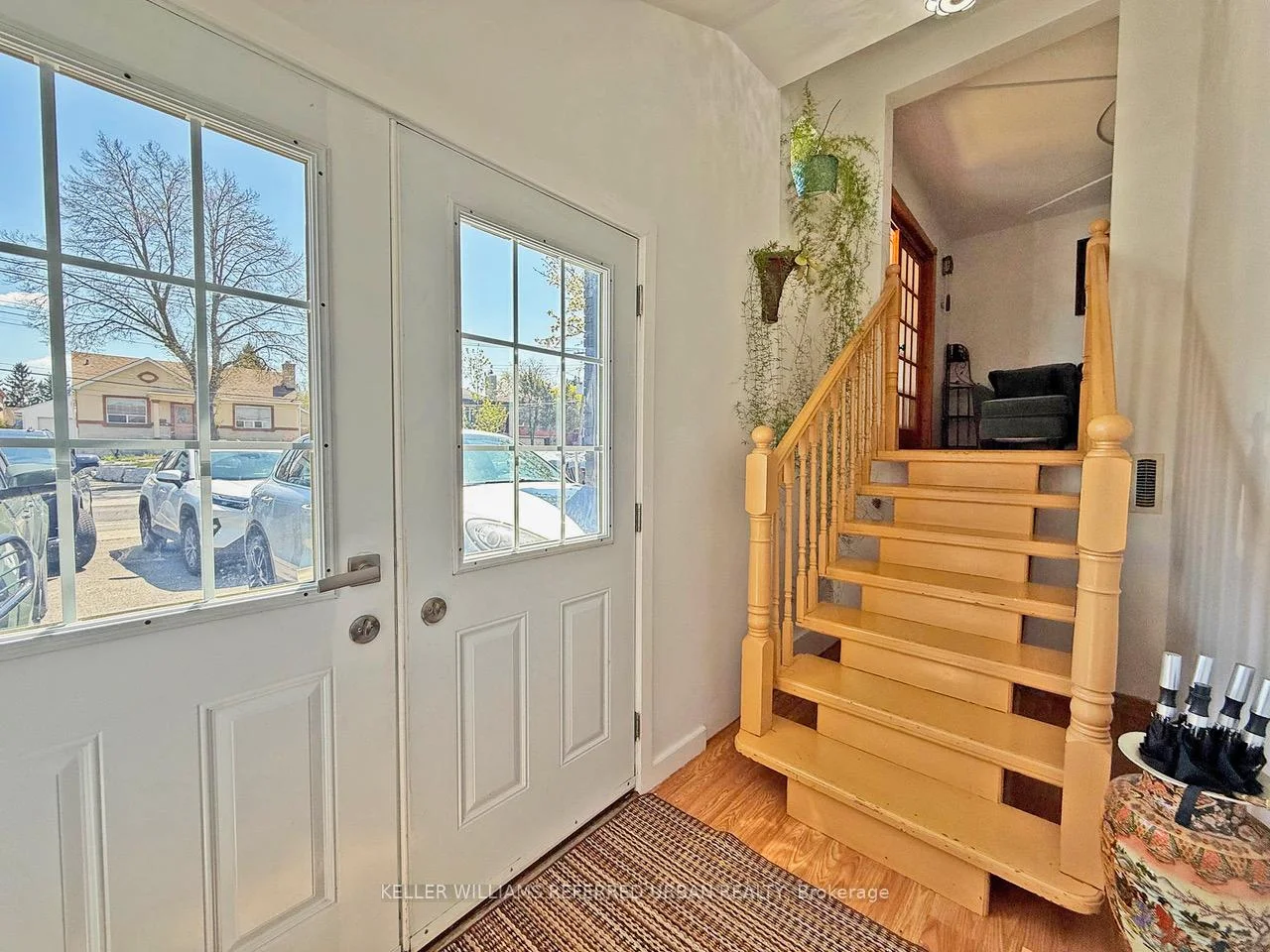 Photo 8 of 6 Elmhurst Drive, Etobicoke, Rexdale-Kipling — HOMEH