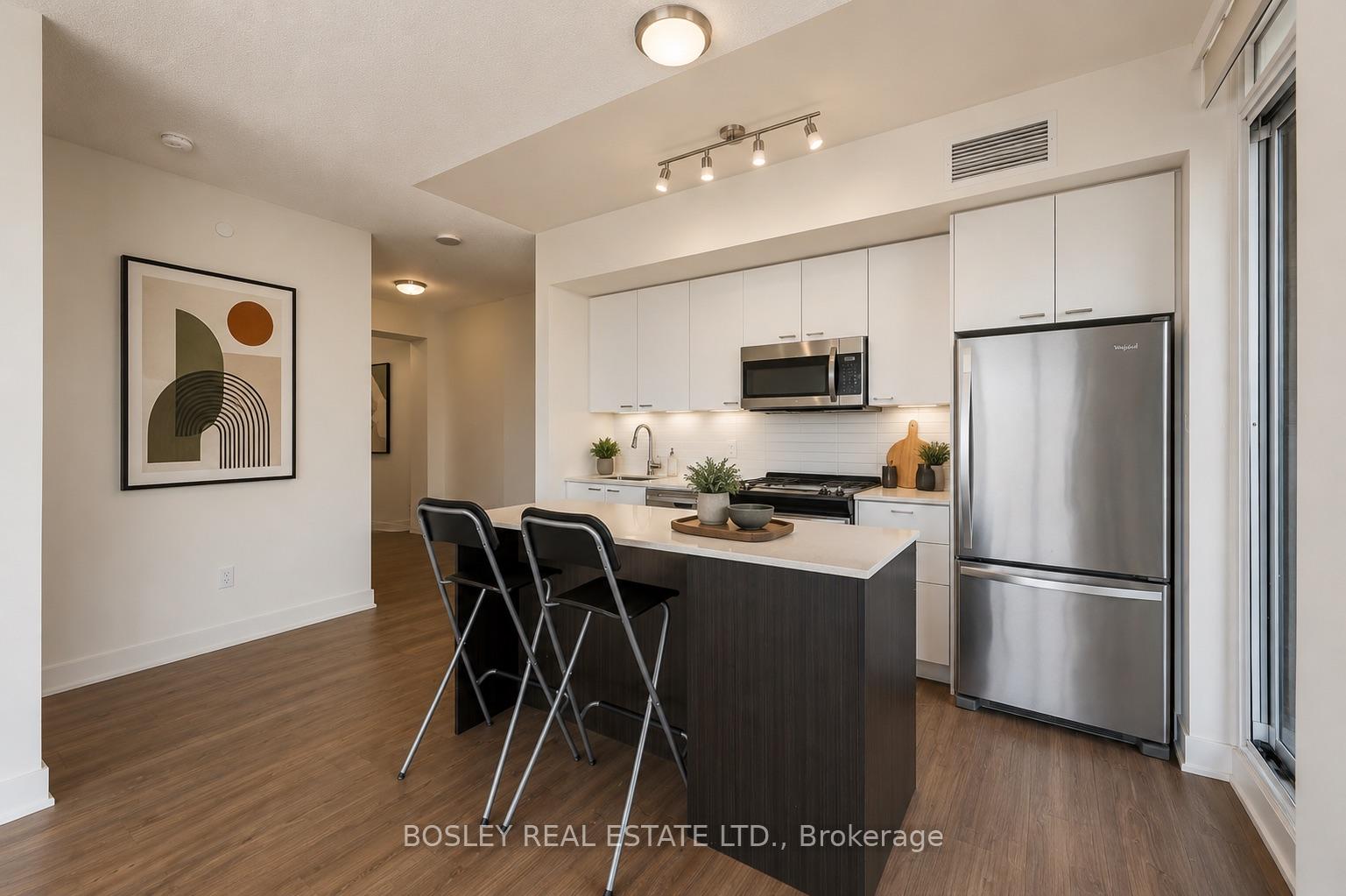 Photo 5 of Unit 3403, 30 Roehampton Avenue, Toronto, Mount Pleasant West — HOMEH