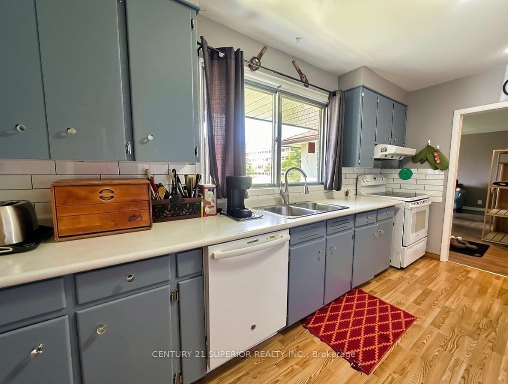 Photo 7 of 464 James Street S, Thunder Bay, Green Acres — HOMEH