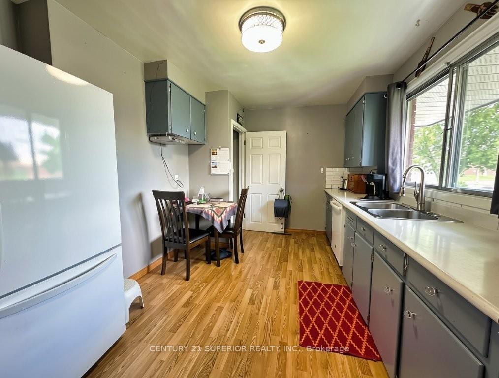 Photo 8 of 464 James Street S, Thunder Bay, Green Acres — HOMEH