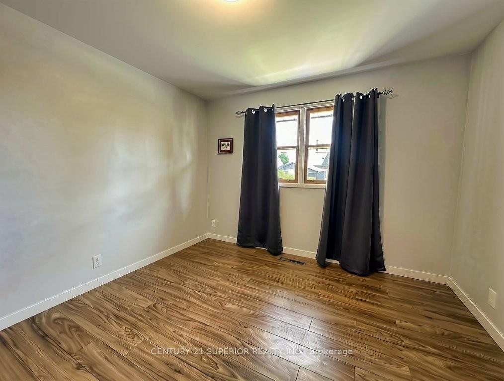Photo 13 of 464 James Street S, Thunder Bay, Green Acres — HOMEH