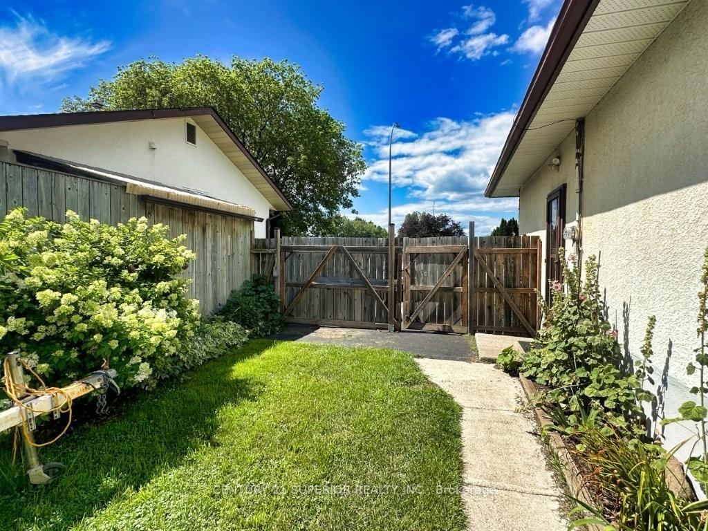 Photo 49 of 464 James Street S, Thunder Bay, Green Acres — HOMEH