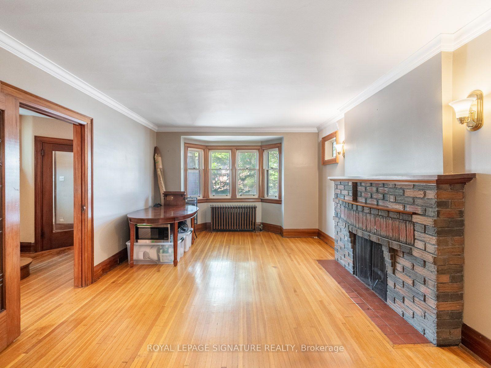 Photo 3 of 511 Donlands Avenue, Toronto, East York — HOMEH