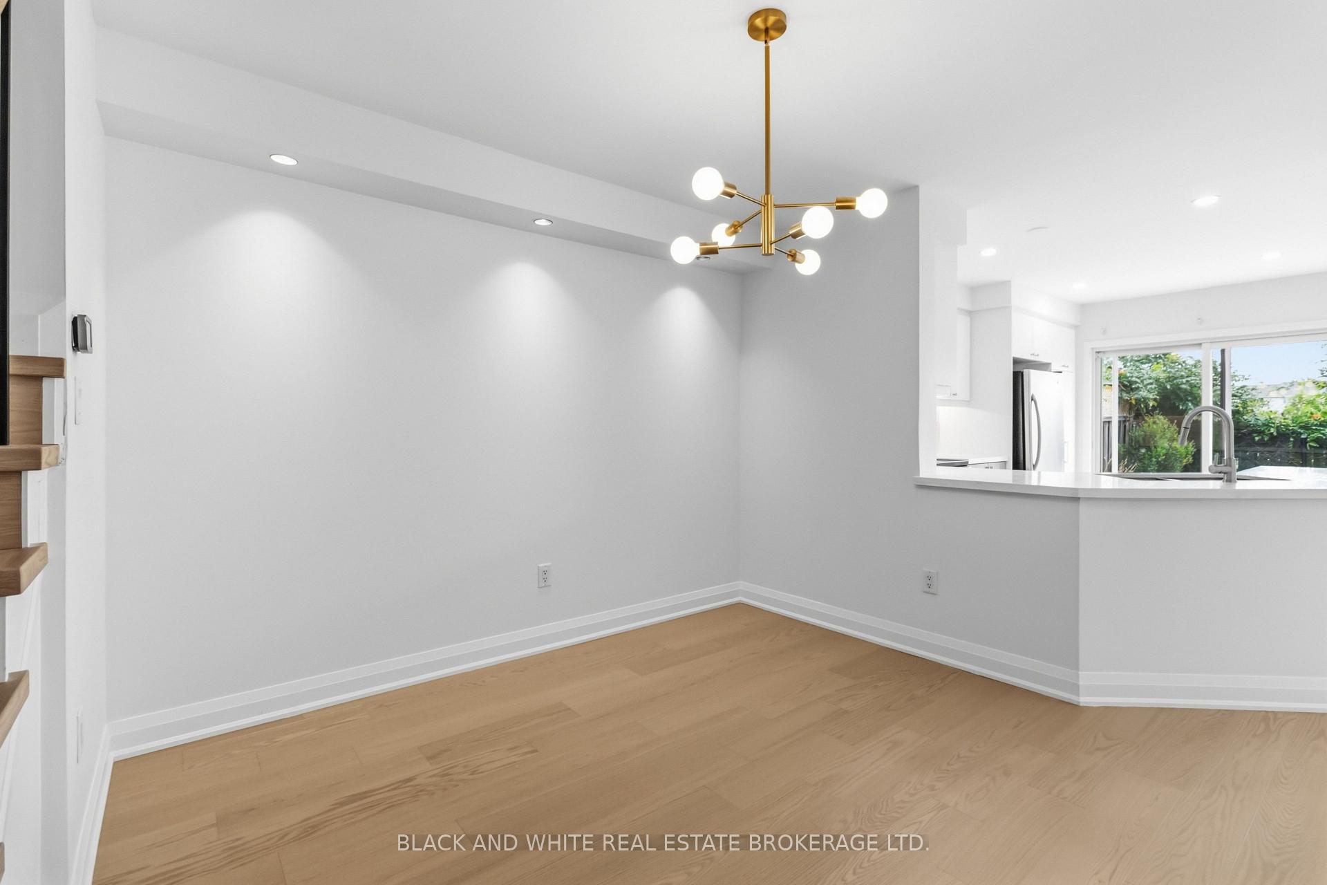 Photo 4 of 3178 Stornoway Circle, Oakville, Bronte Creek — HOMEH