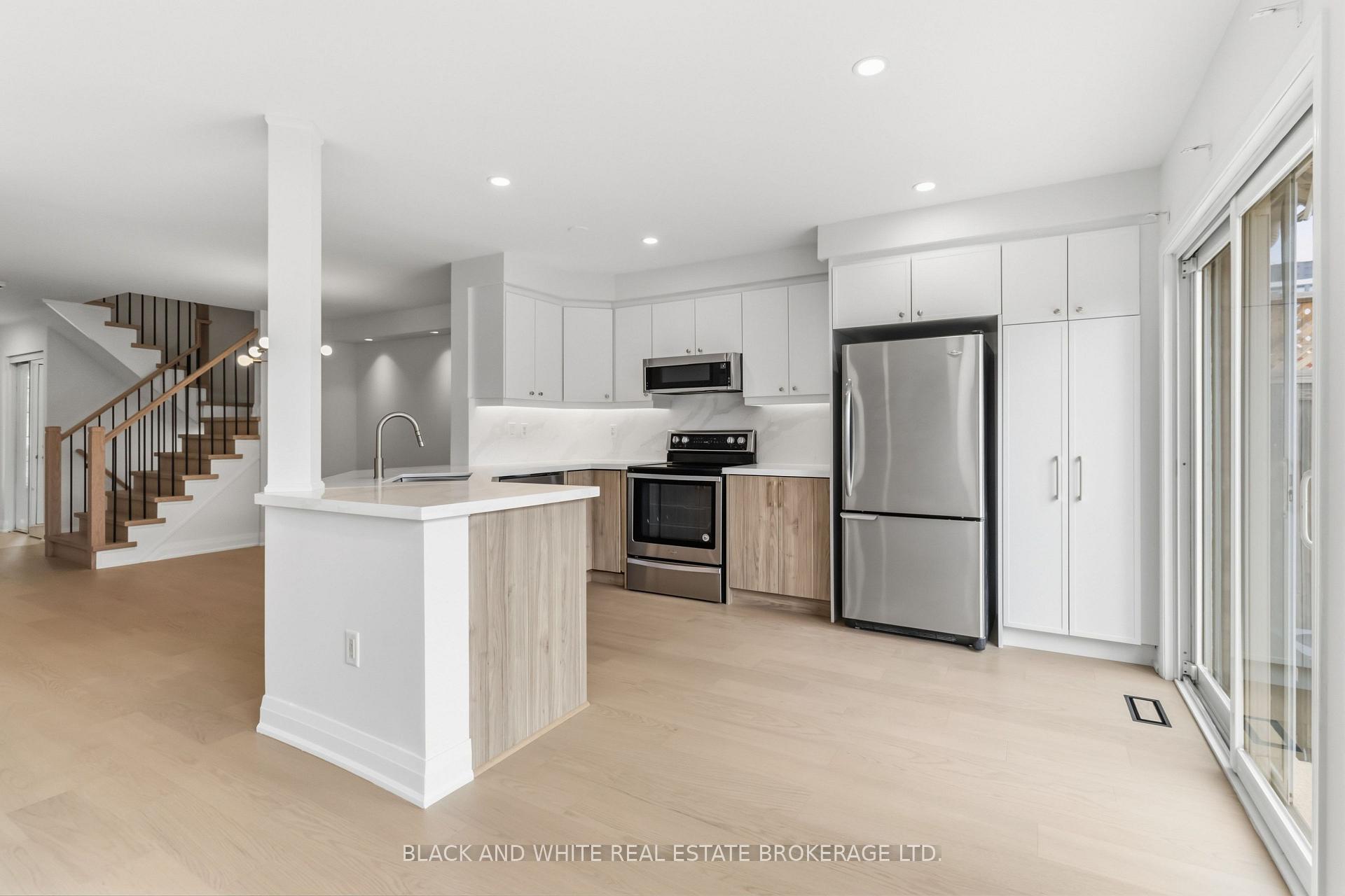 Photo 6 of 3178 Stornoway Circle, Oakville, Bronte Creek — HOMEH